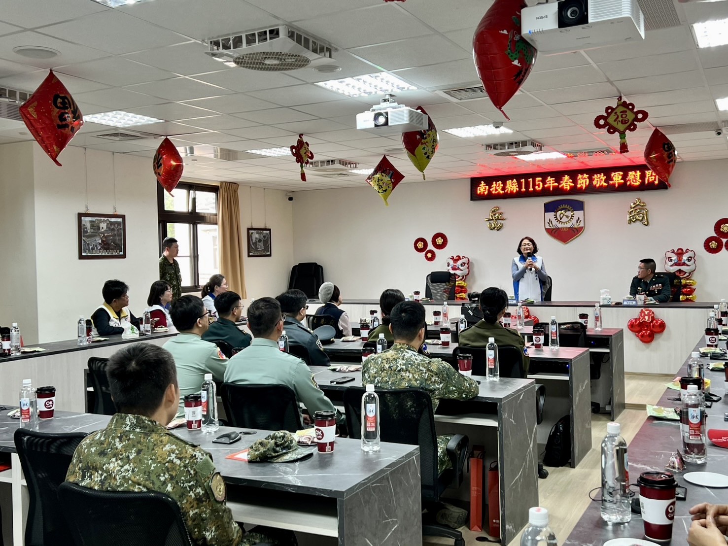 相關圖片2-南投縣各界春節敬軍　縣府秘書長率團向國軍致敬感謝