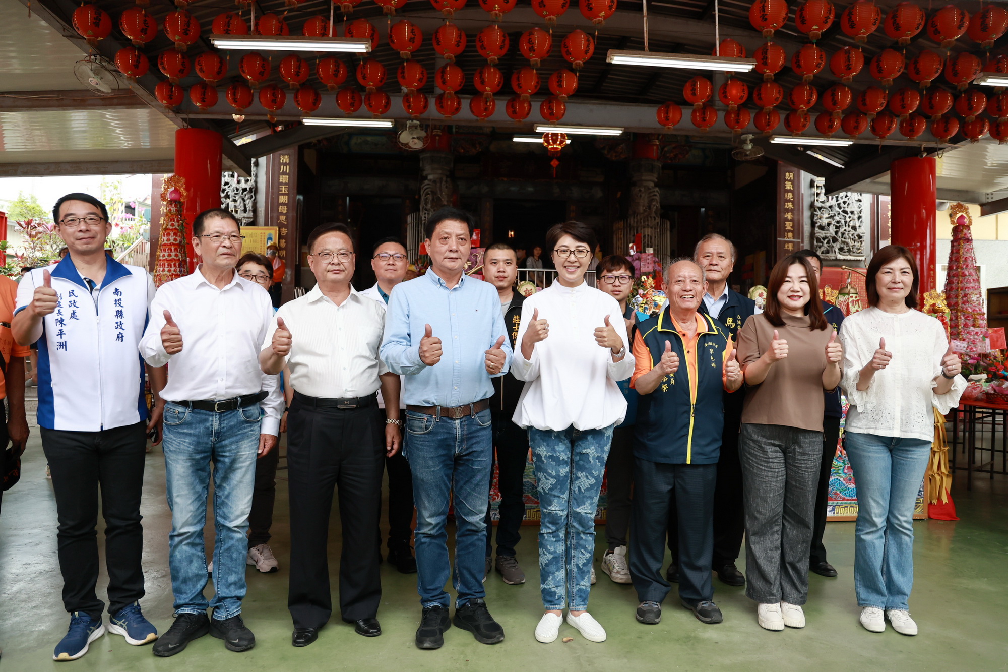 相關圖片4-草屯朝清宮媽祖遶境  許縣長到場祈福點燃起馬炮