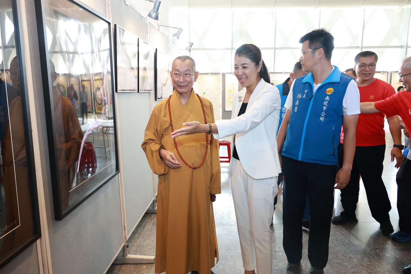 相關圖片3-許縣長萬神法會祈福 邀宗教團體逛茶博喝好茶