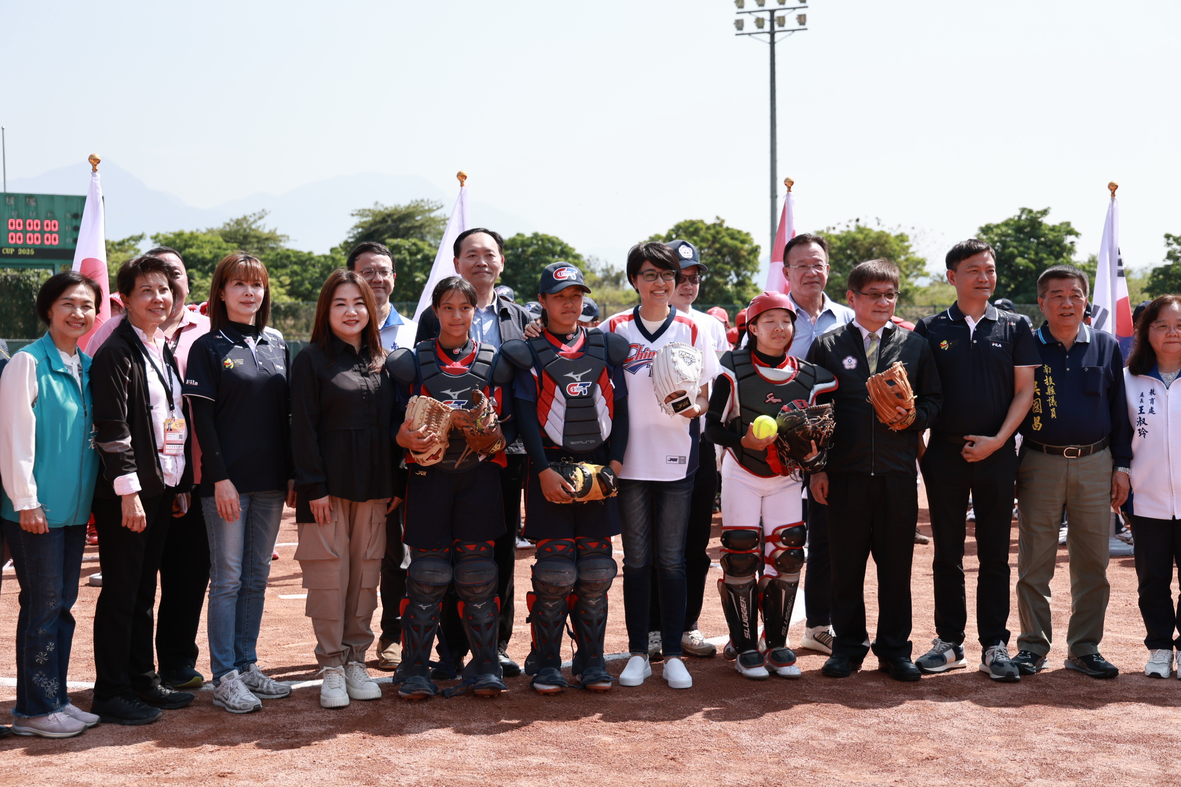 相關圖片1-U15亞洲盃女壘賽埔里登場  許縣長擔任開球嘉賓