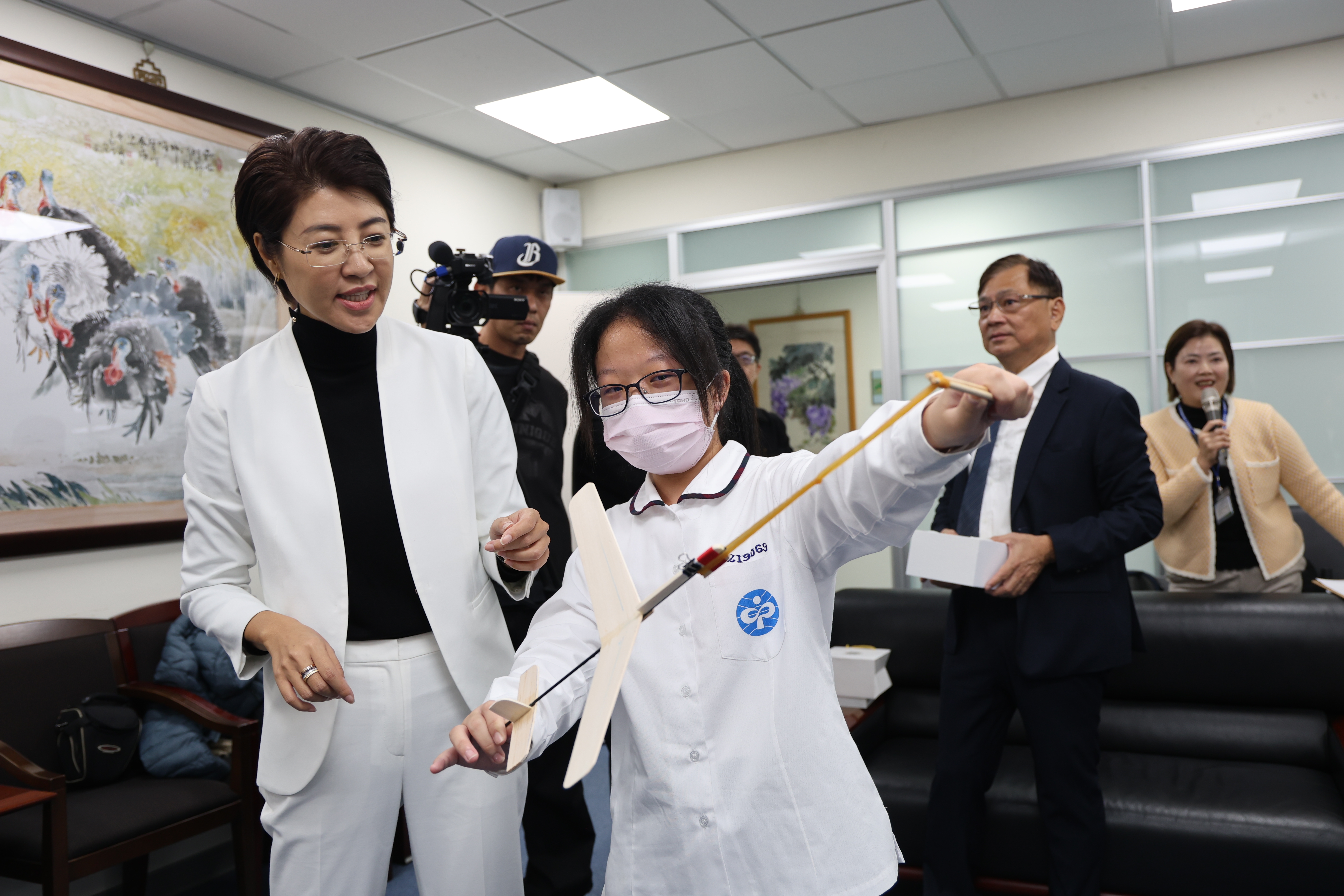 相關圖片1-南投囝仔「金」厲害！  暨大附中科研團隊橫掃美日星多項大獎 許淑華縣長接見勉勵