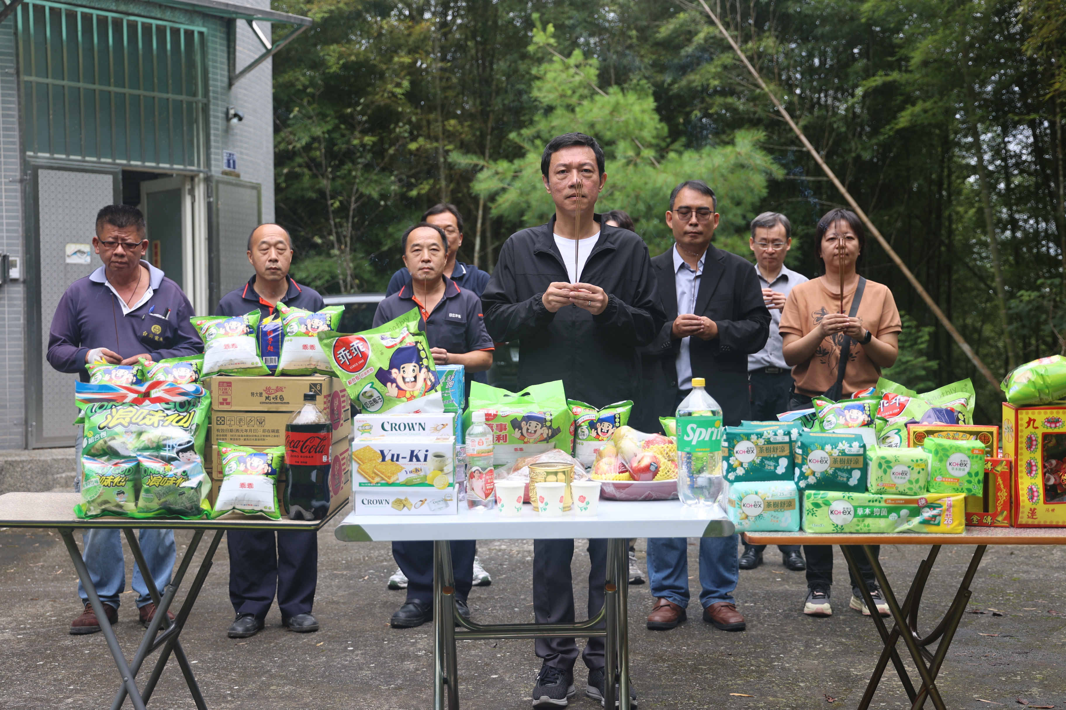 圖片-集集大山轉播站中元普度 祈求設備運轉順利人員平安