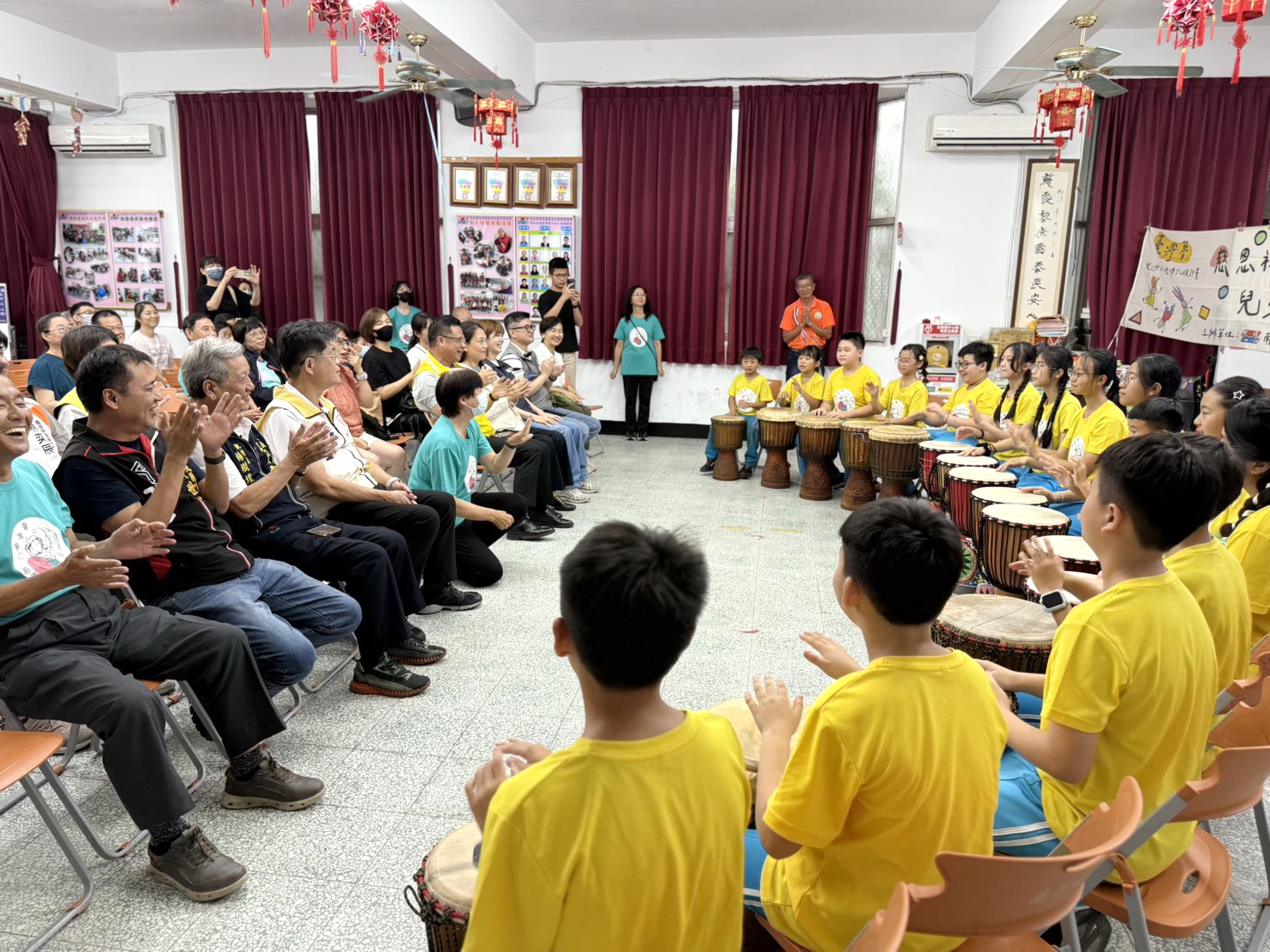 相關圖片1-鼓聲、武術與闖關體驗　慈恩社區展現臺灣夢兒少陪伴成果