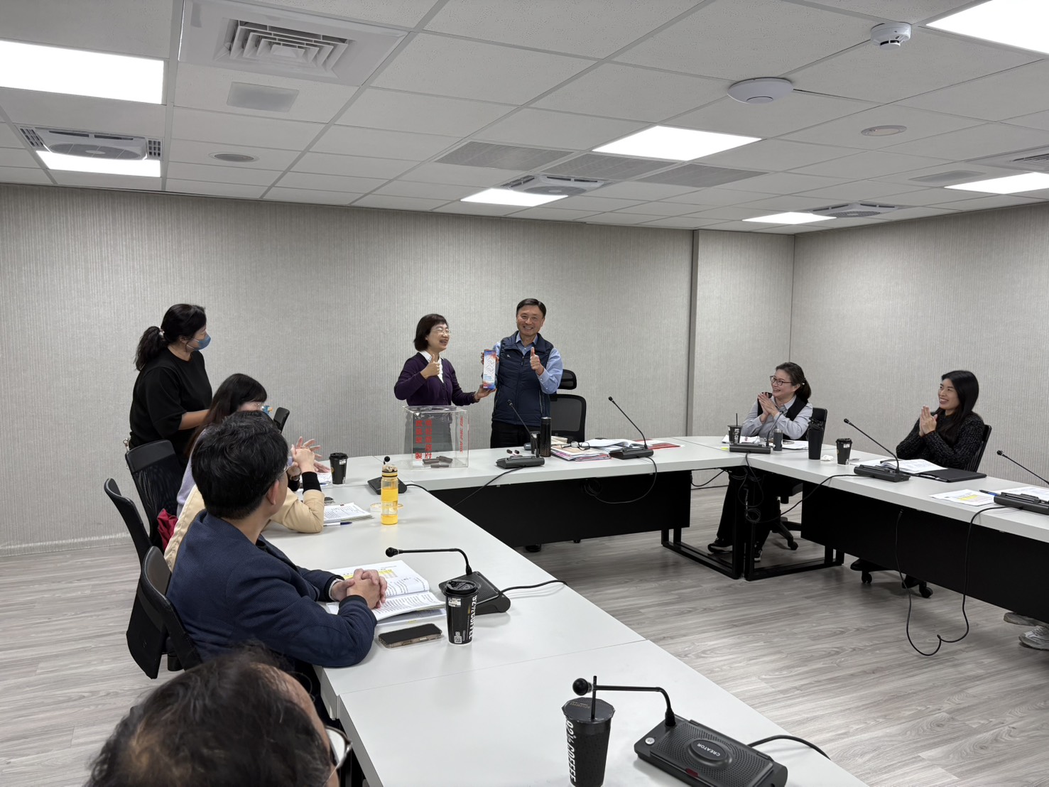 圖片-縣府社會及勞動局辦理首次公職人員財產申報公開抽籤作業