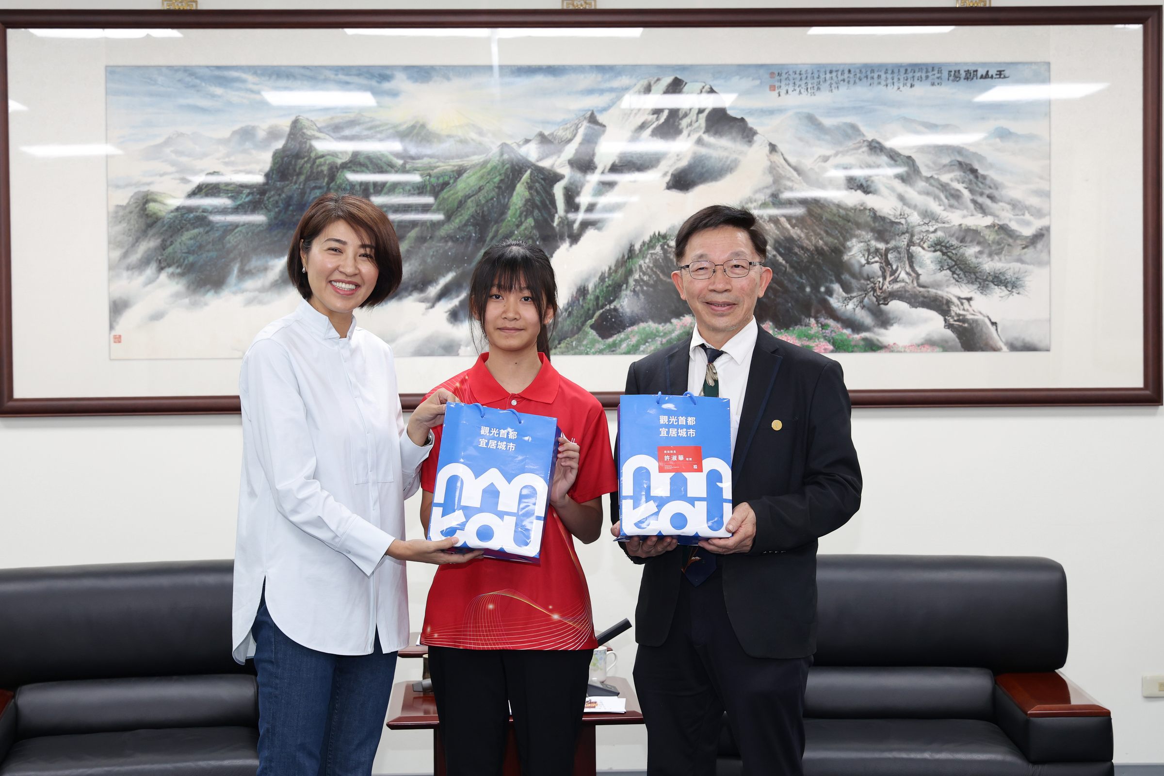 相關圖片6-三光國中絲竹樂團榮獲全國賽同組「唯一特優」  許縣長勉勵大讚南投之光