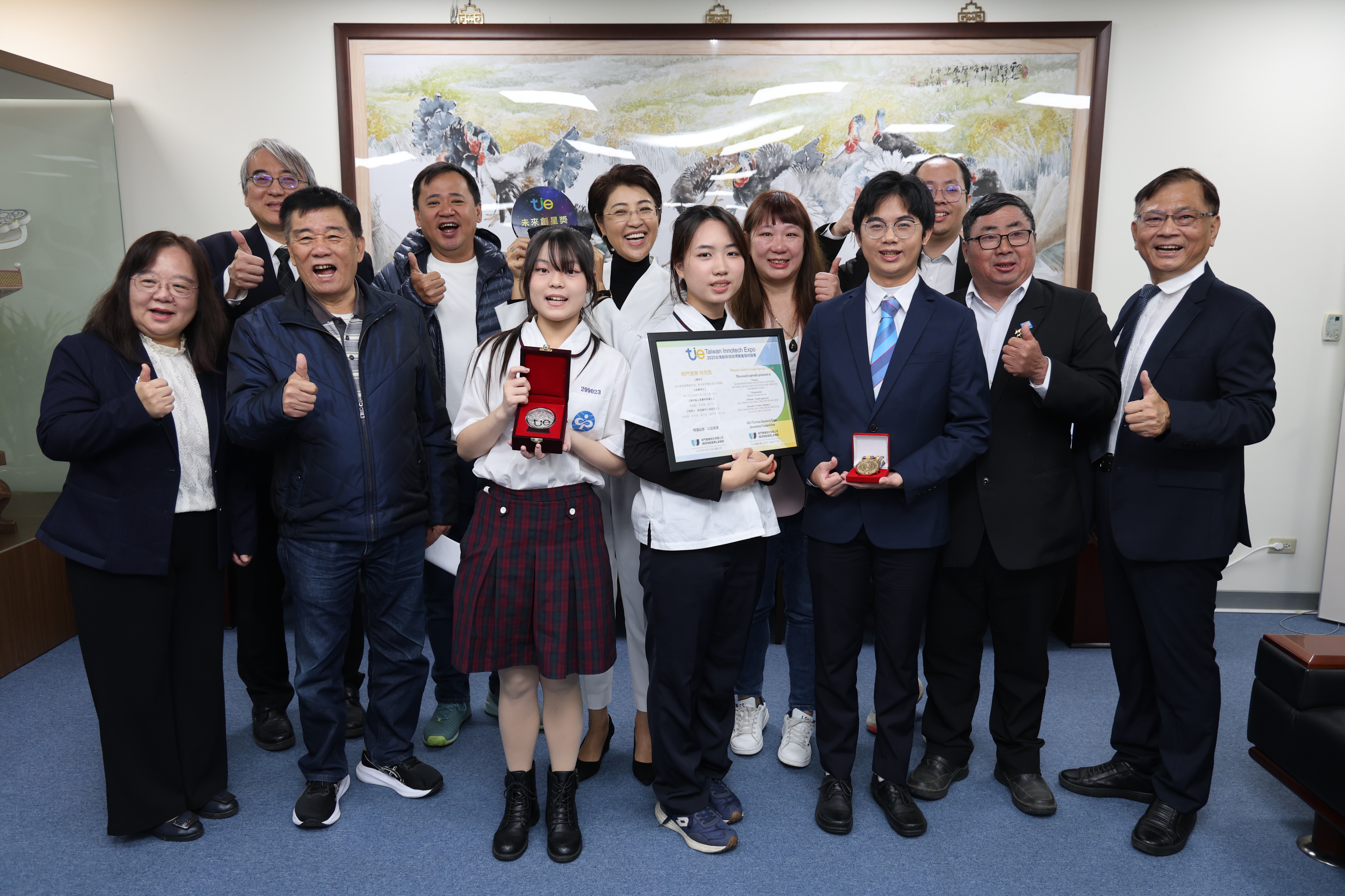 相關圖片7-南投囝仔「金」厲害！  暨大附中科研團隊橫掃美日星多項大獎 許淑華縣長接見勉勵