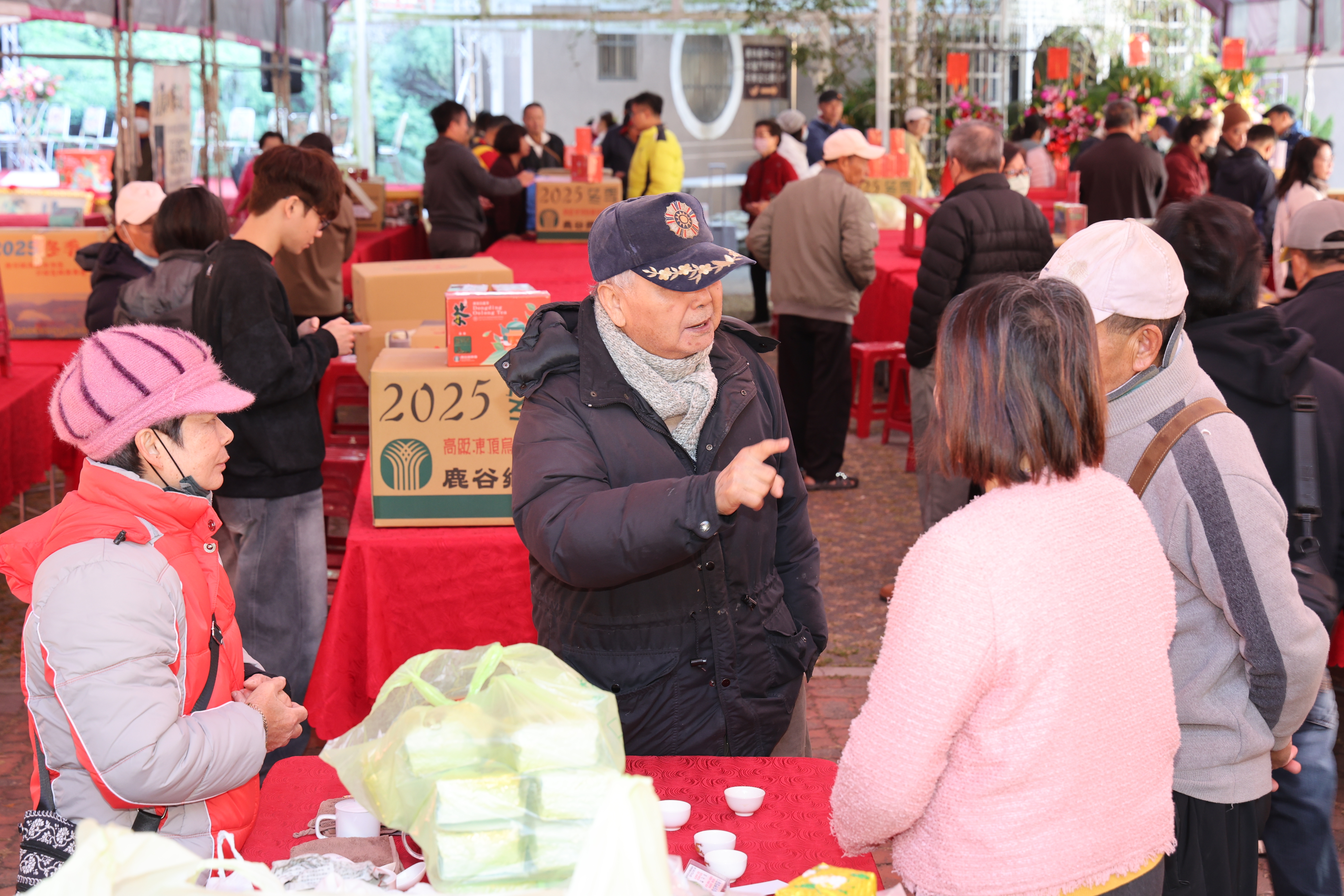 相關圖片5-鹿谷鄉農會、凍頂茶葉生產合作社冬茶賽頒獎展售