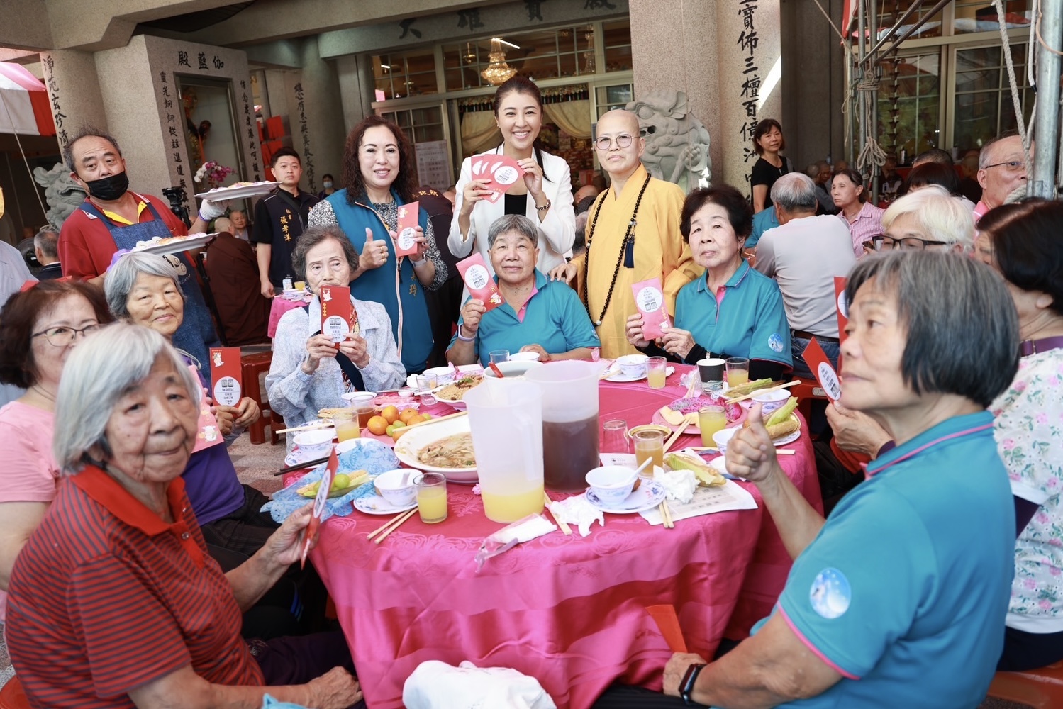 相關圖片4-東方淨苑募捐百萬助凱米受災戶重建家園 許縣長感謝善舉