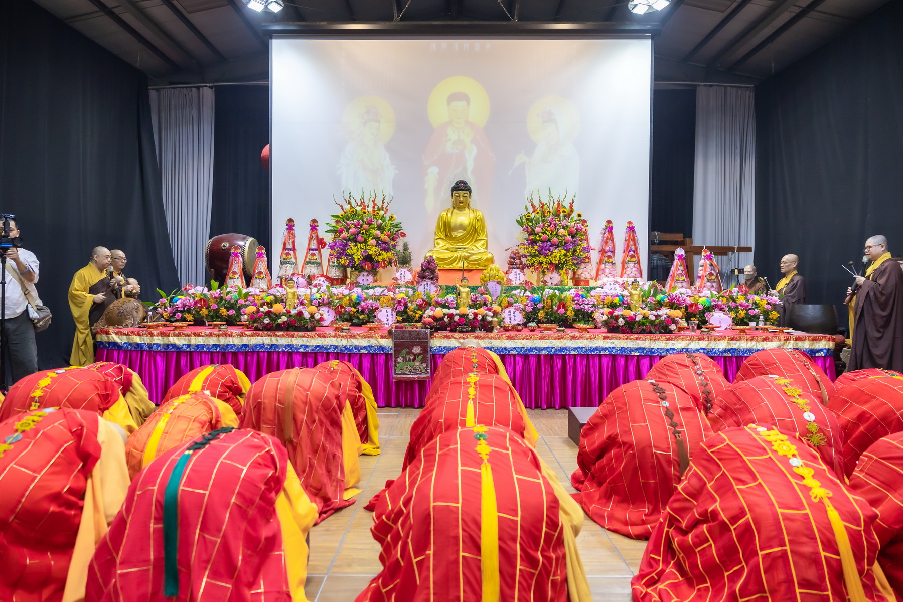 相關圖片5-南投縣佛教會2570年聖誕浴佛祈福點燈大法會　許縣長為民祈福