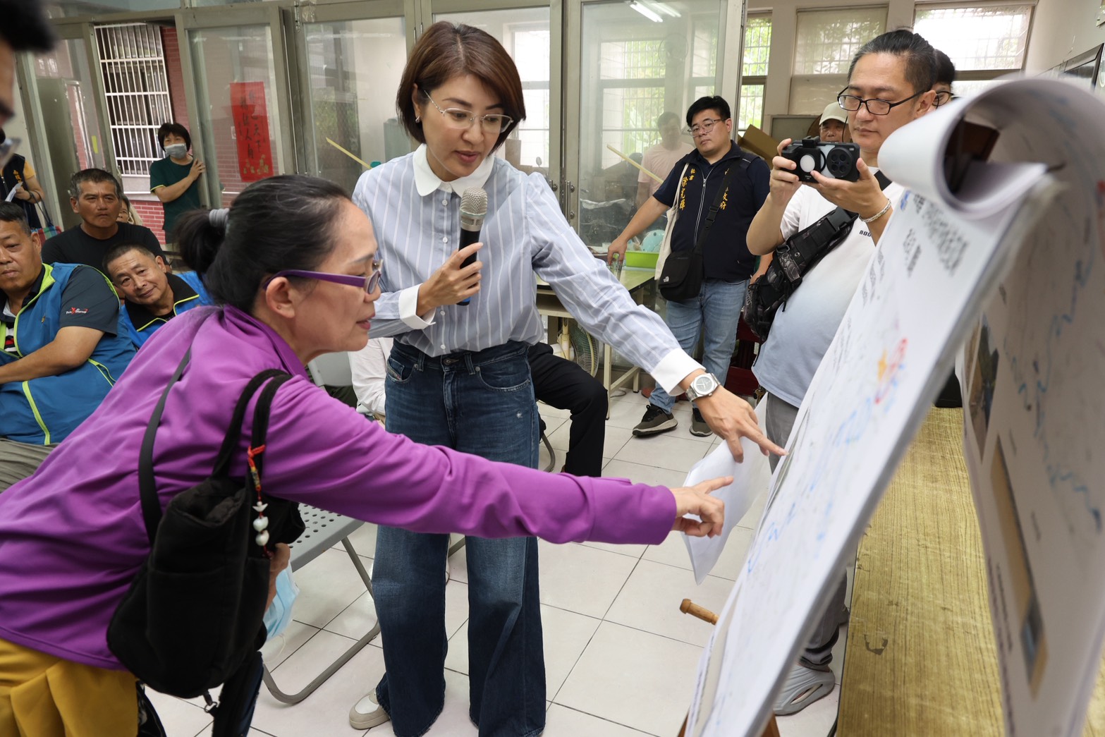 相關圖片2-中寮鄉15處農水路急需改善 許縣長會勘核撥2,297萬9千餘元改善