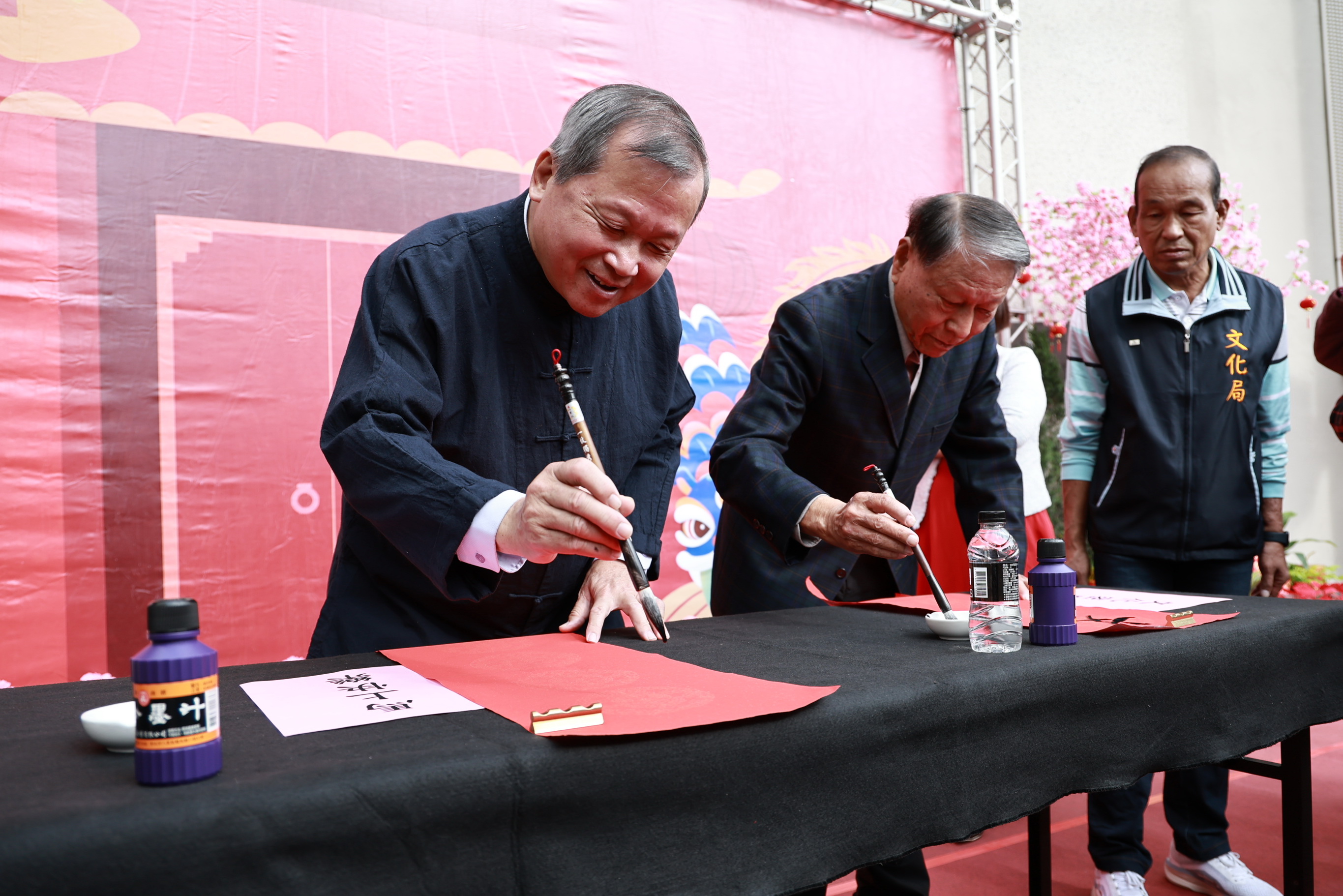 相關圖片2-縣府丙午年新春揮毫活動  邀32位書法名家現場書寫送春聯