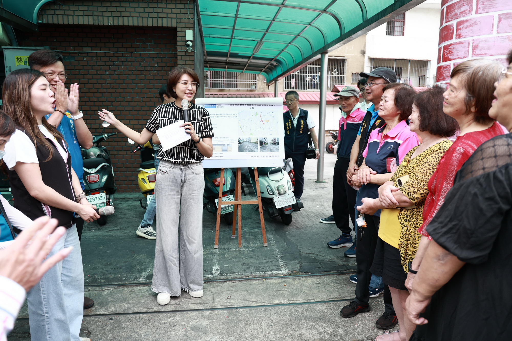 相關圖片4-許縣長會勘南投市10件道路排水工程  將投入1800多萬元改善