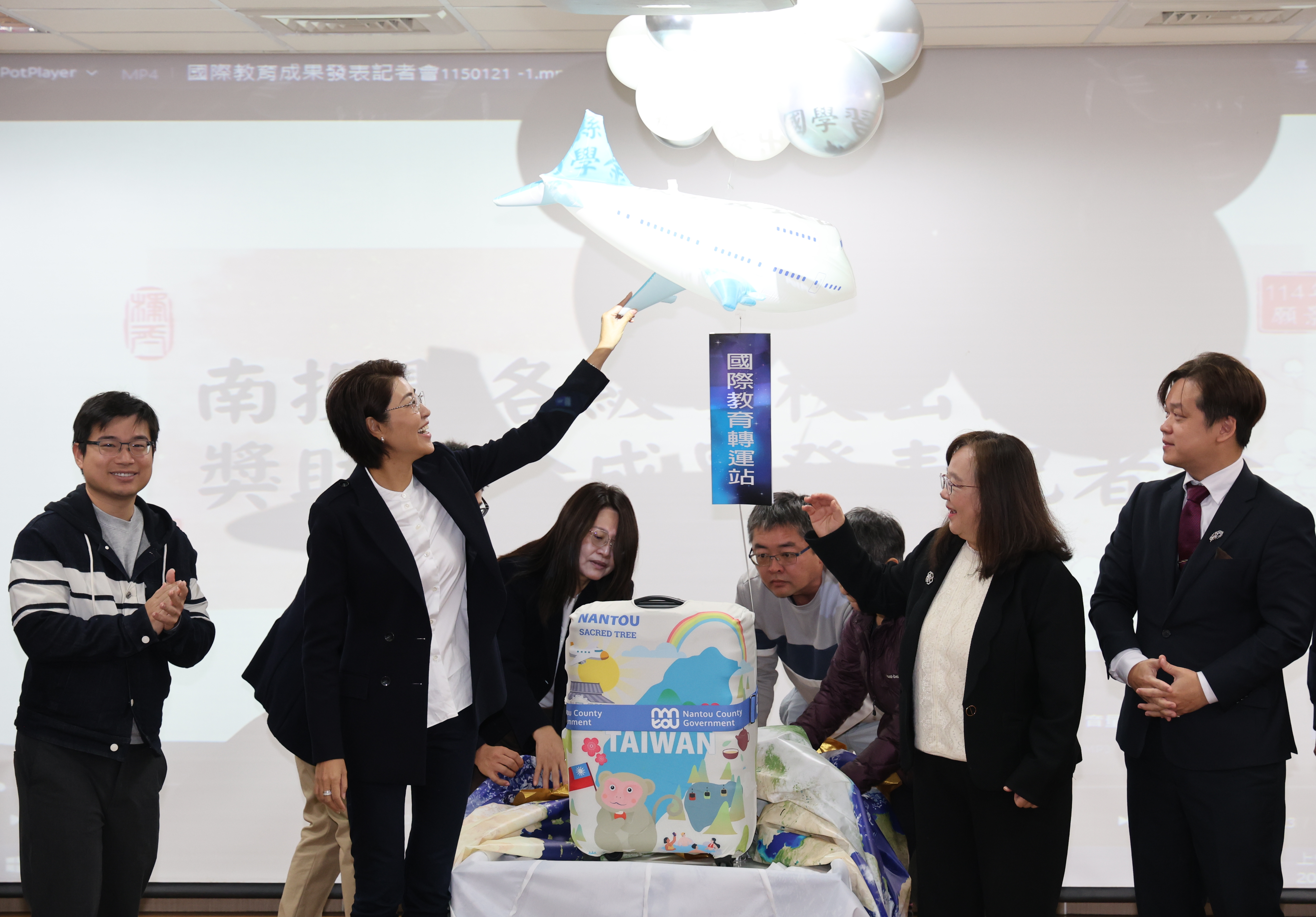 圖片-扎根南投、放眼世界！縣府不惜重資幫助鼓勵學子圓夢  國際合唱、發明展奪金 成果發表會展現青年國際競爭力