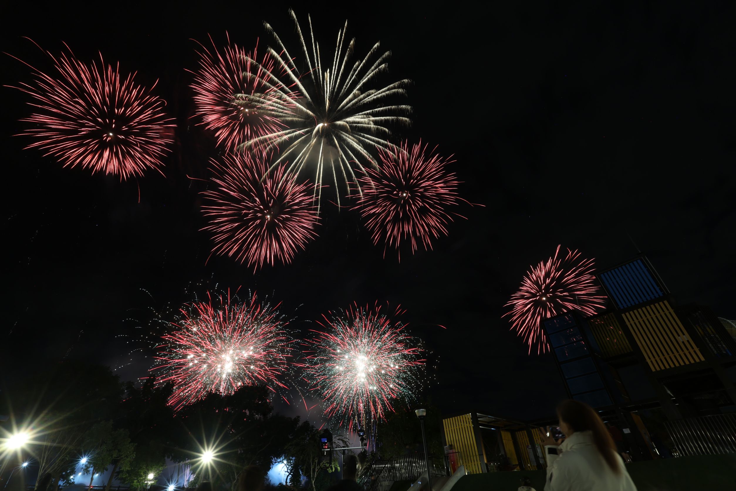 相關圖片7-2025草屯聖誕煙火嘉年華璀璨落幕！ 許縣長：明年擴大舉辦