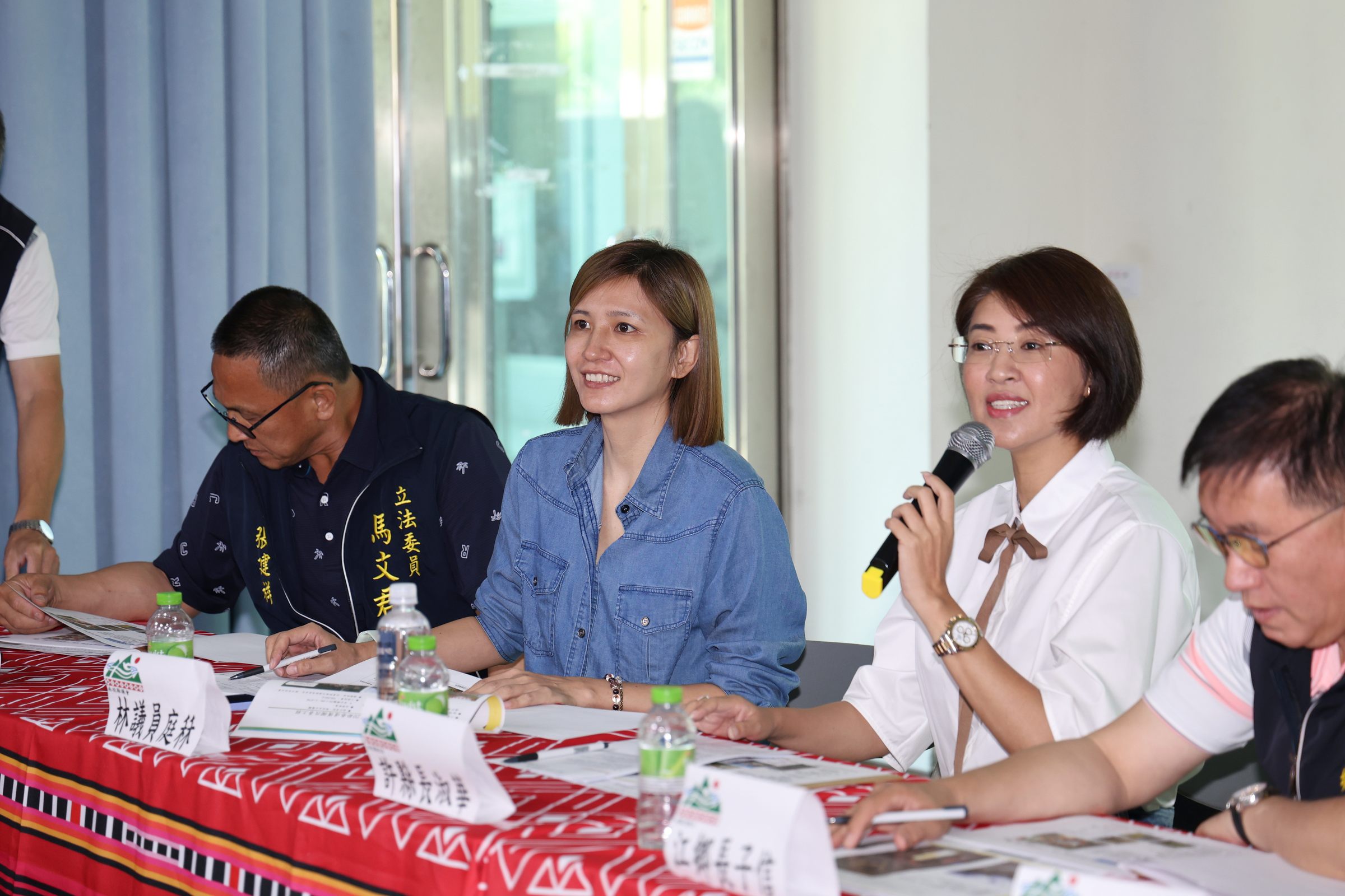 相關圖片8-許縣長會勘仁愛簽核25件逾4千萬元改善工程  投89線14K新闢截彎取直高架橋爭取中央逾3億元補助