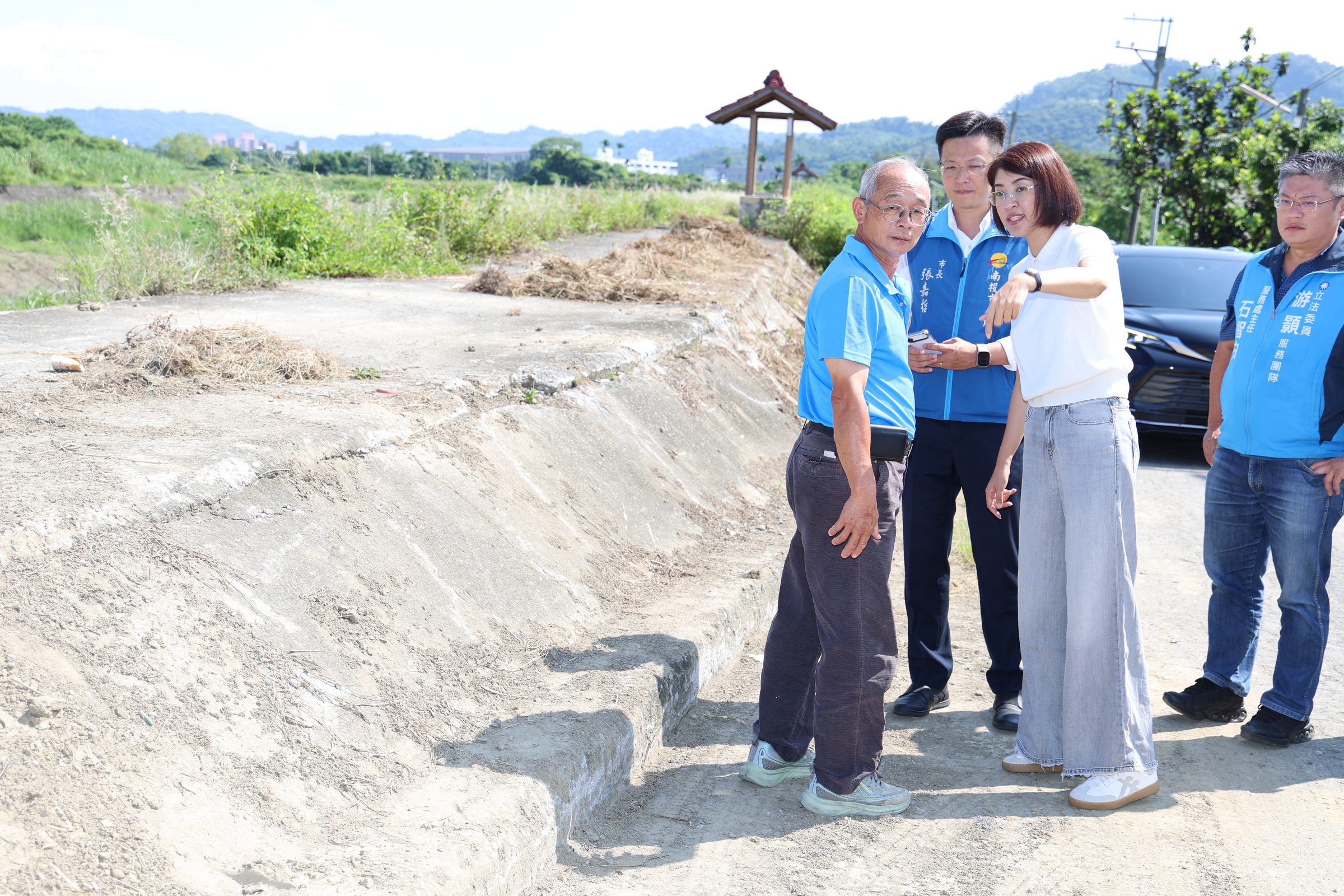 相關圖片4-許縣長率隊會勘南投市14項地方建設簽核逾2,100萬元經費　  傾聽民意解決民瘼 打造安全宜居生活環境