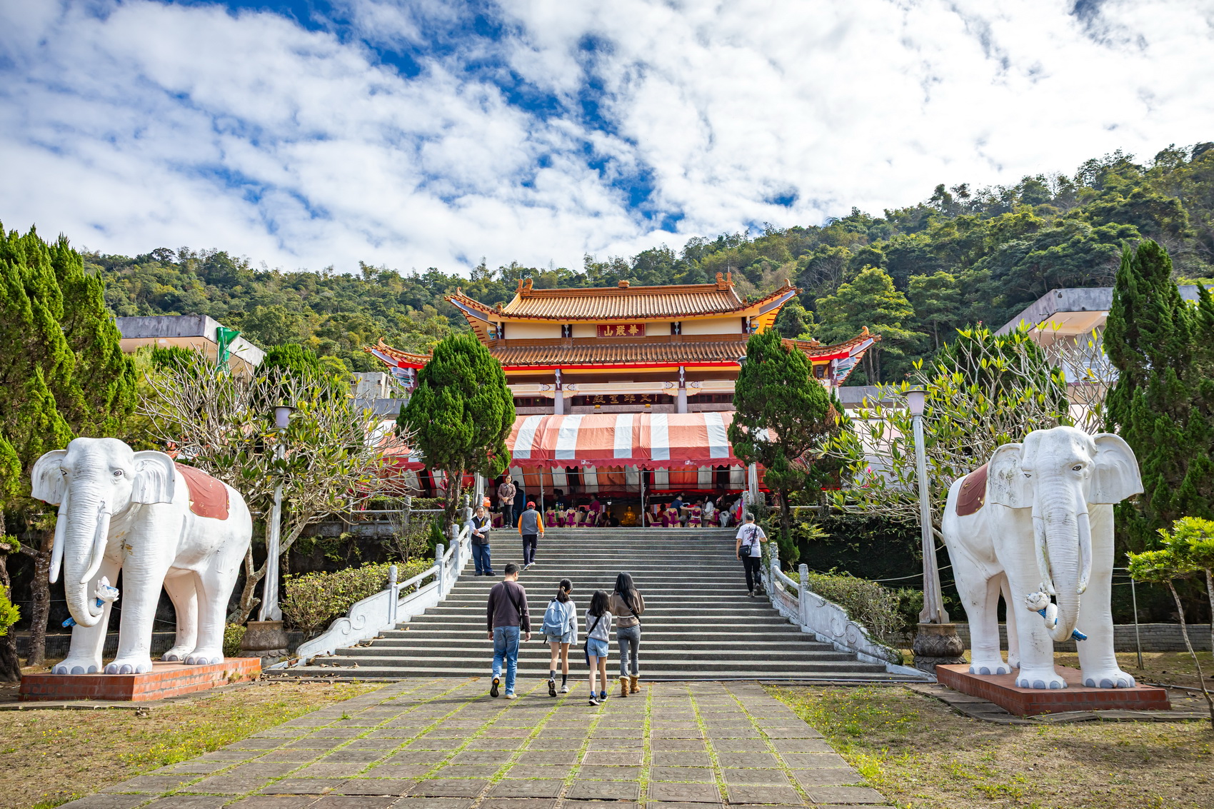 相關圖片8-清德寺歲末聯歡盛會　祥獅獻瑞迎新春　春聯墨寶傳祝福