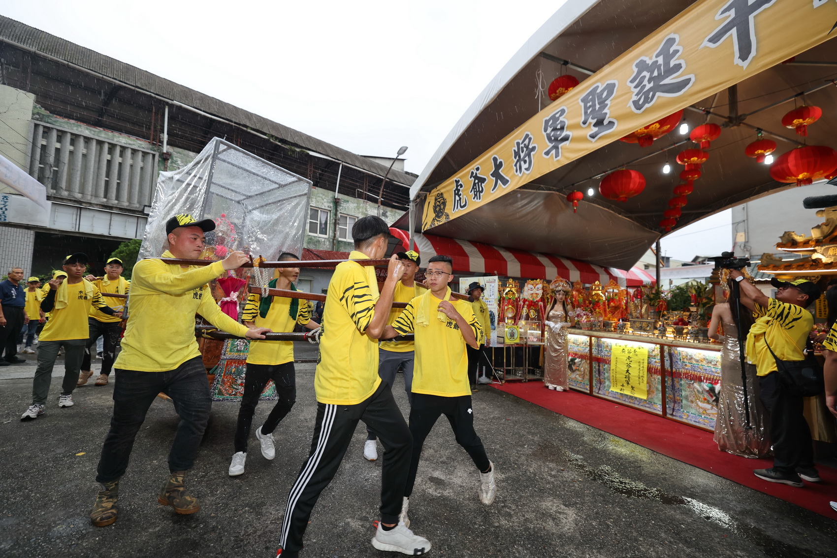 相關圖片4-水里天聖宮虎爺聖誕遶境活動　許縣長上香祈福