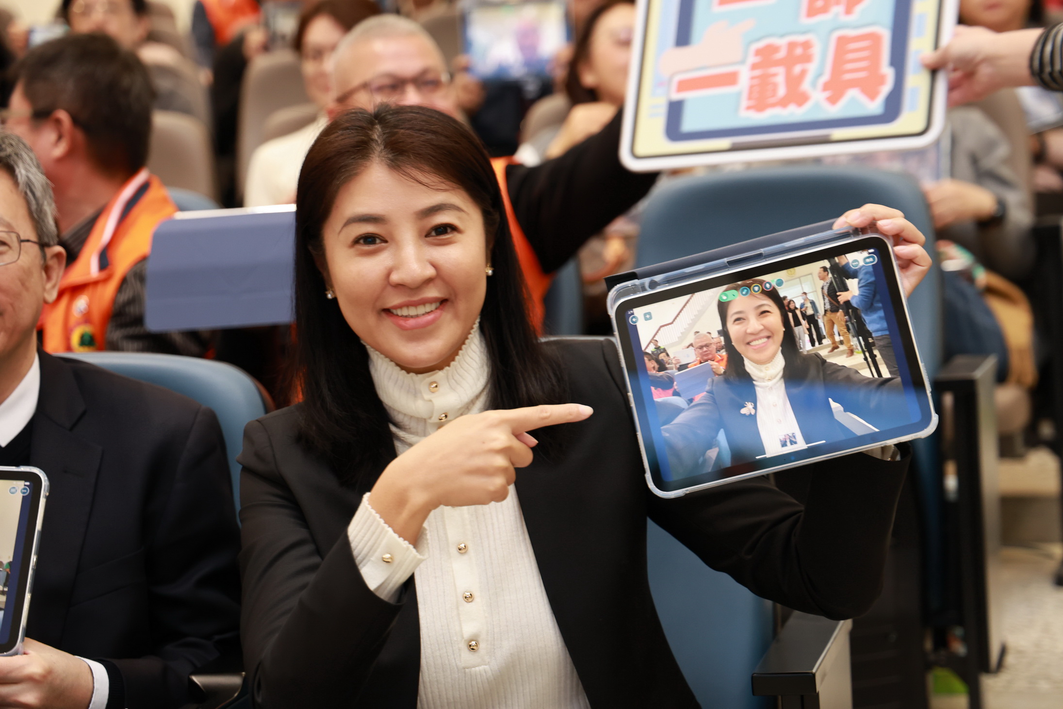 News images-First in Taiwan! Nantou County Officially Launched One-Device-Per-Teacher, One-Tablet-Per-Student Project for Elementary and Secondary Schools. Dec. 30th