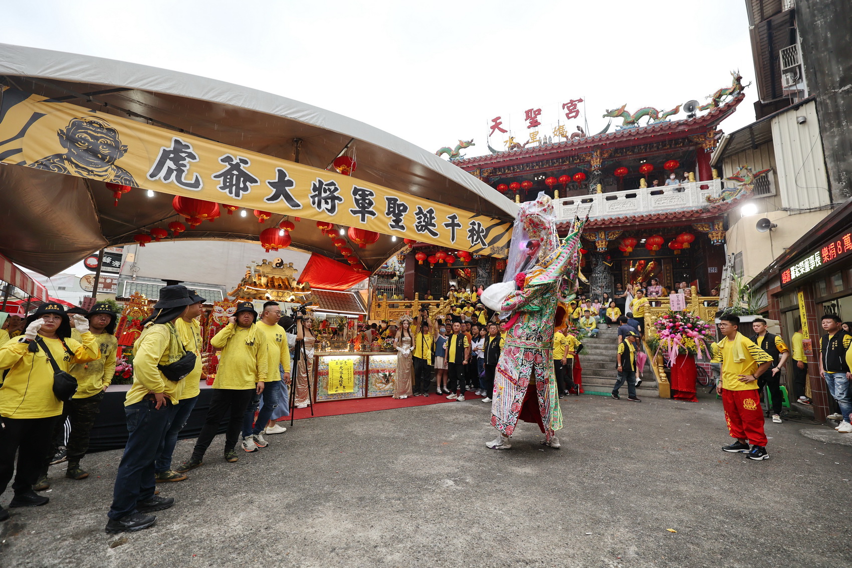 相關圖片3-水里天聖宮虎爺聖誕遶境活動　許縣長上香祈福