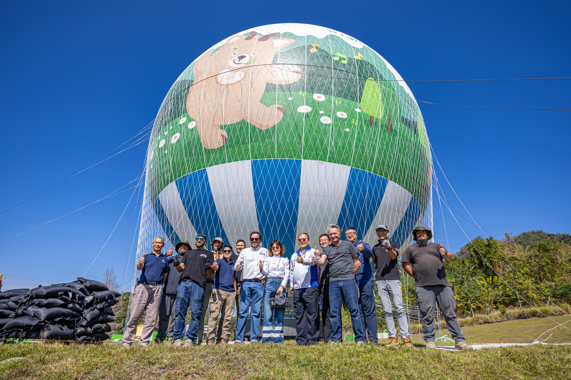 相關圖片1-九九峰氦氣球組裝完成　外型29日搶先曝光