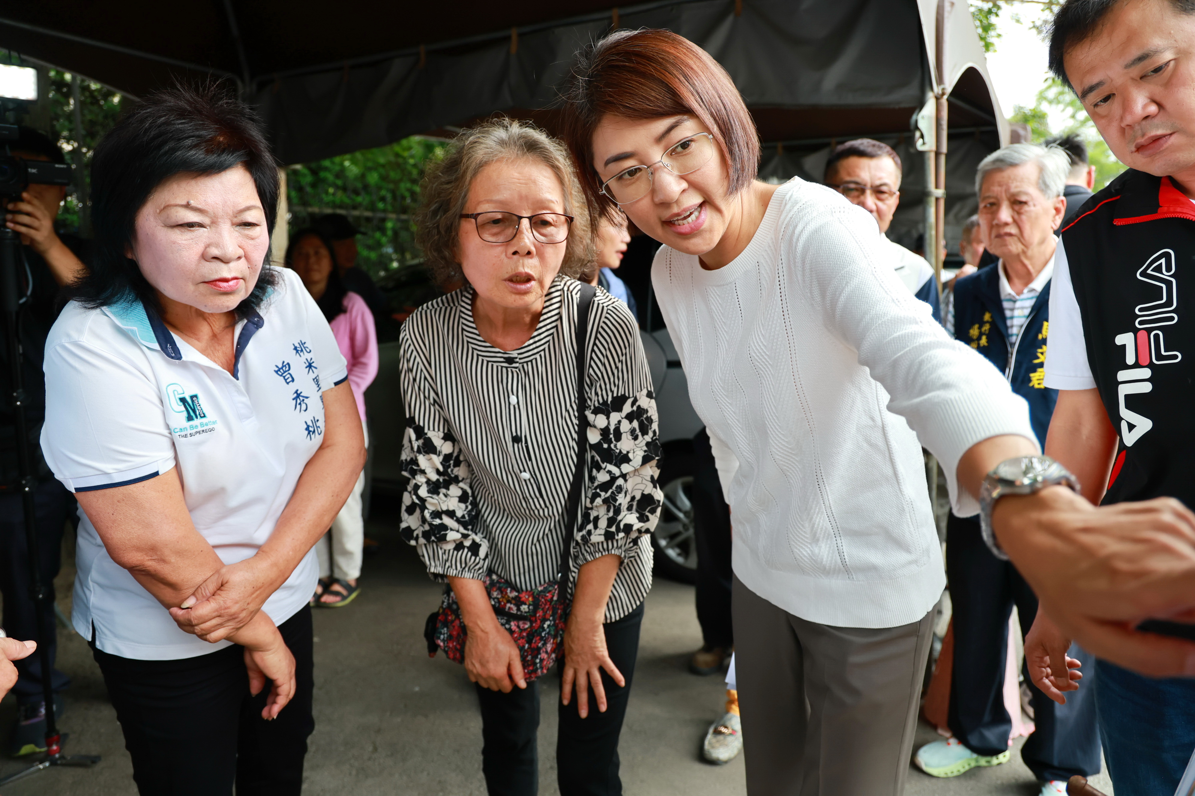 相關圖片3-許縣長會勘埔里及魚池13件道路改善工程  提升在地鄉親出入安全與農產運輸便利性