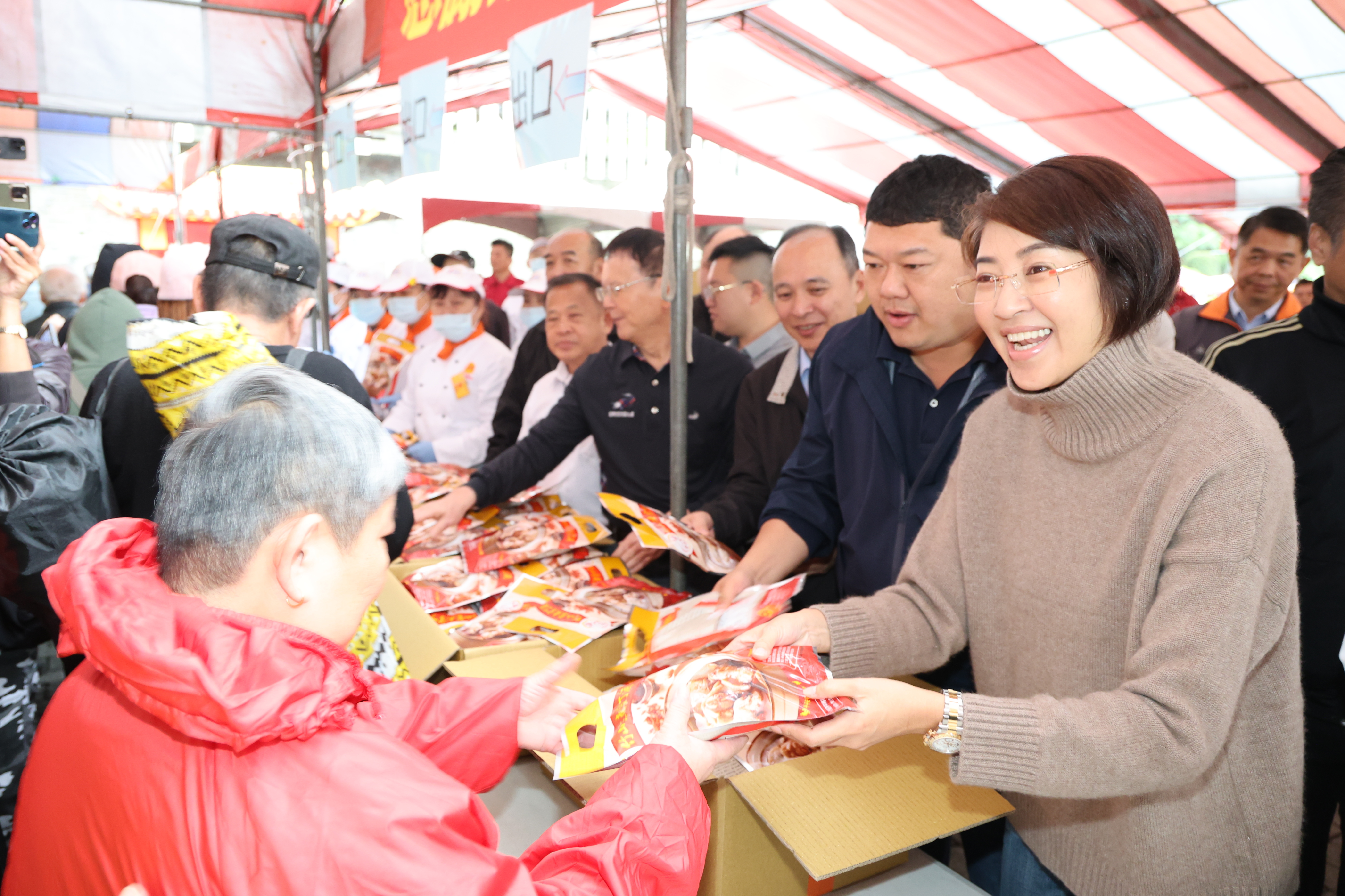 圖片-傳承281年土地公福氣！  竹山紫南宮馬（丙午）年「呷平安丁酒」盛大登場