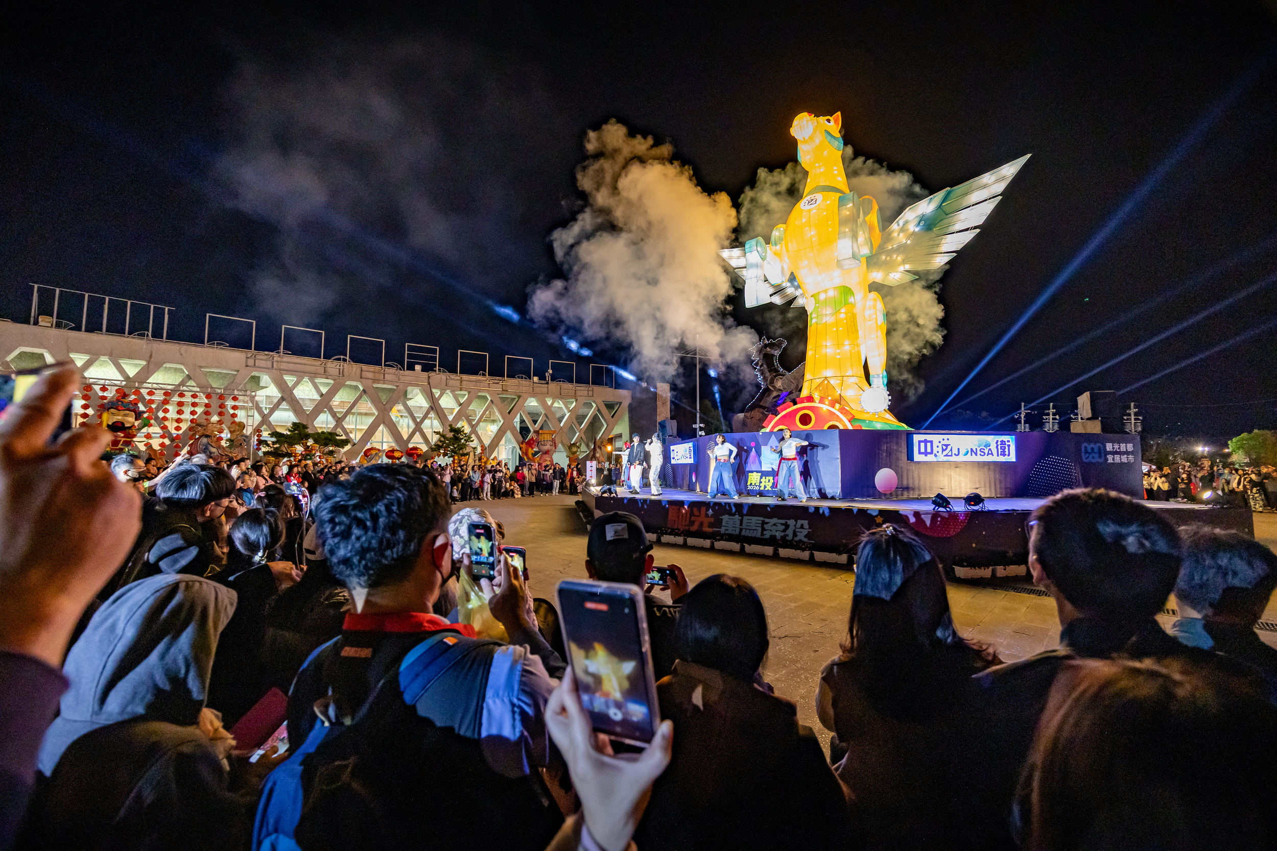 相關圖片4-南投燈會情人節浪漫開幕    駿馬、飛馬雙主燈破紀錄