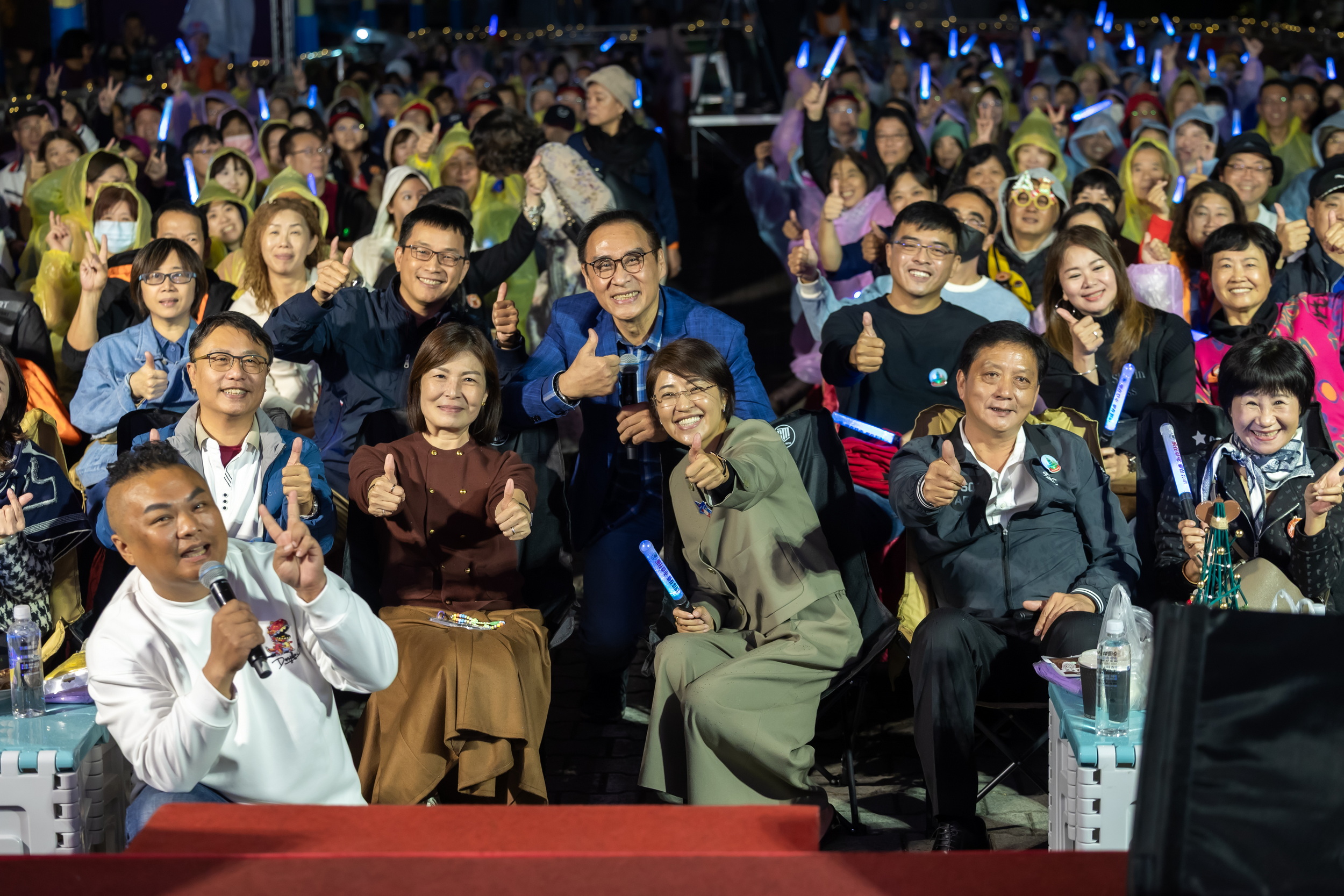 圖片-草屯聖誕點燈溫馨登場　縣長許淑華讚彰明電子熱心公益