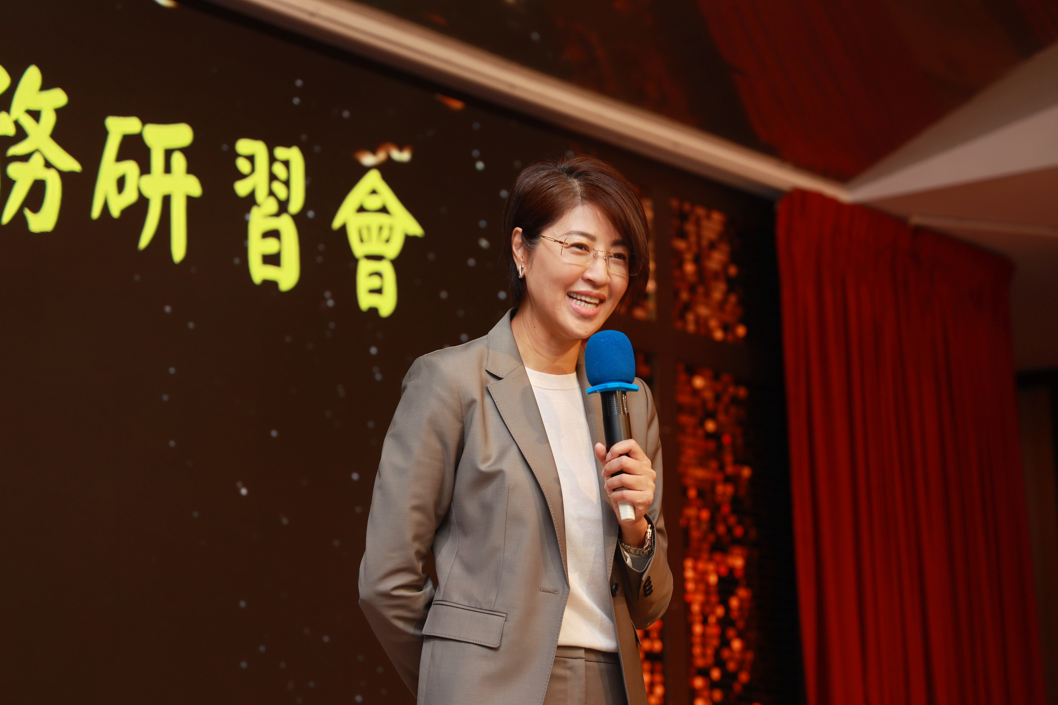 相關圖片1-減少法院訴訟促進社會和諧      縣長許淑華表揚績優調解委員