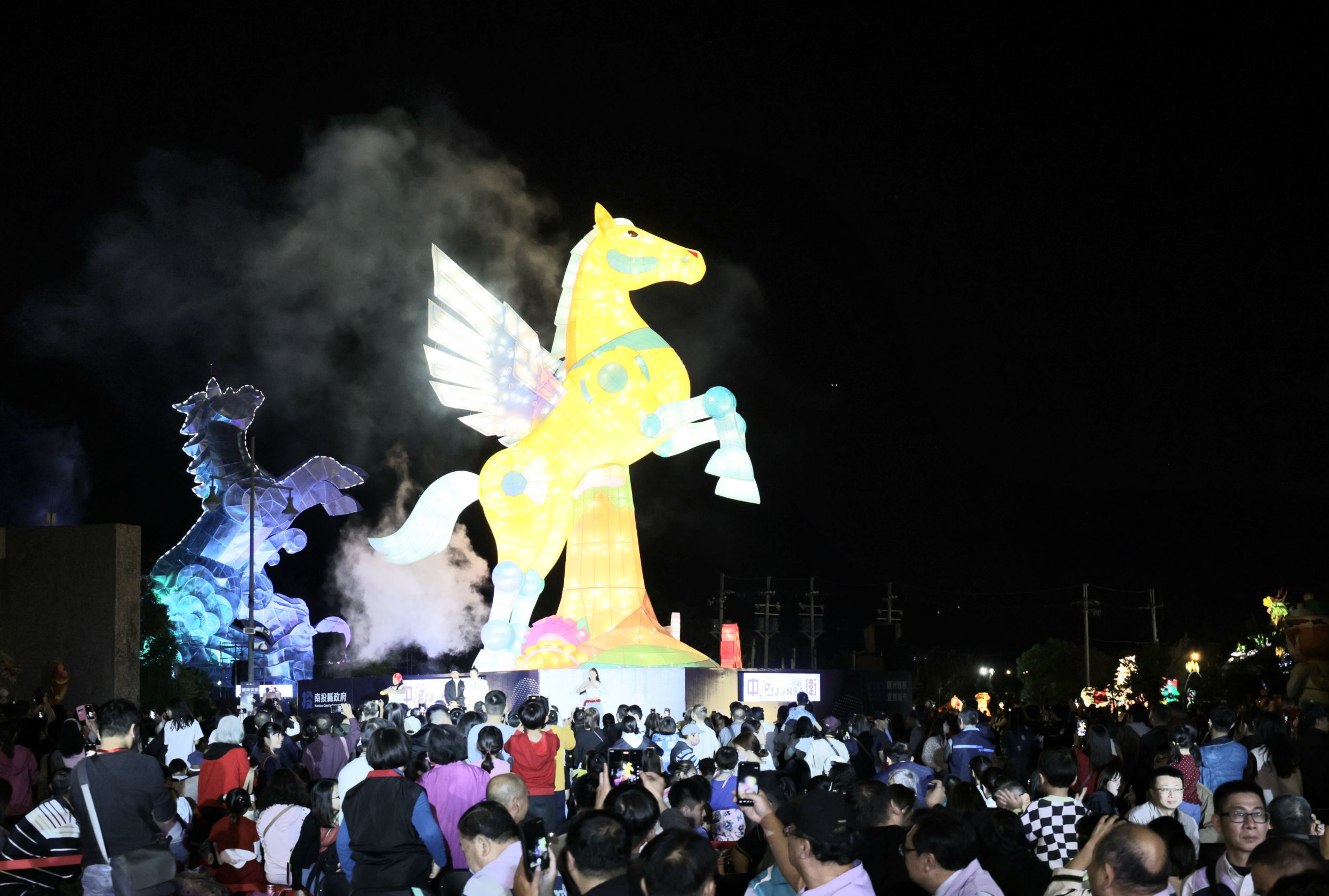 相關圖片3-南投燈會情人節浪漫開幕    駿馬、飛馬雙主燈破紀錄