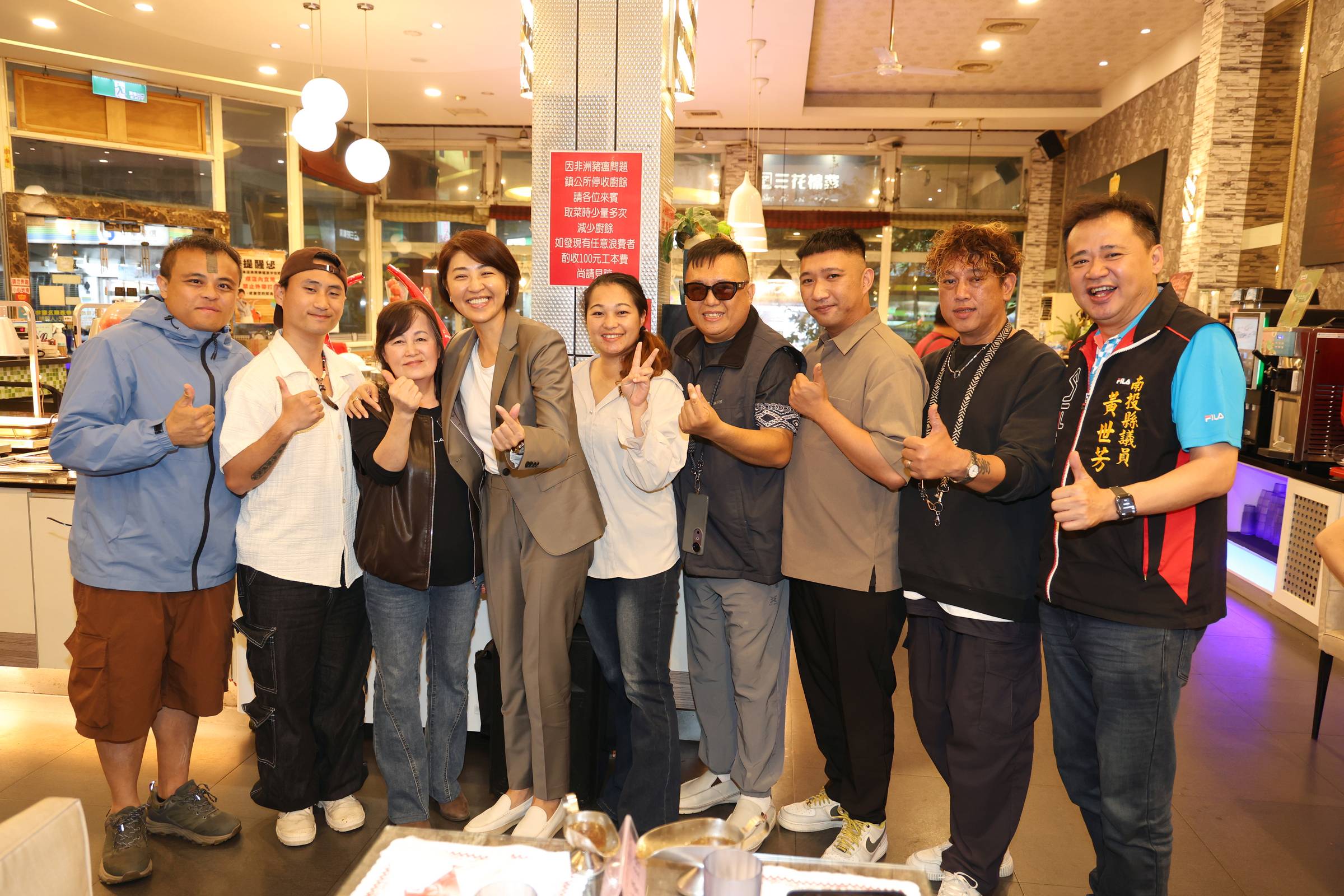 相關圖片7-大成、埔里國中舞蹈團全國賽勇奪特優 許縣長兌現「牛排之約」