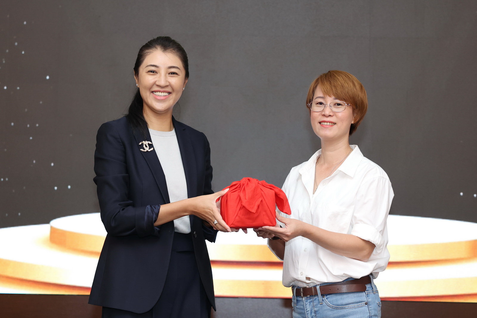 相關圖片1-南投縣新移民女性關懷協會理事長交接典禮