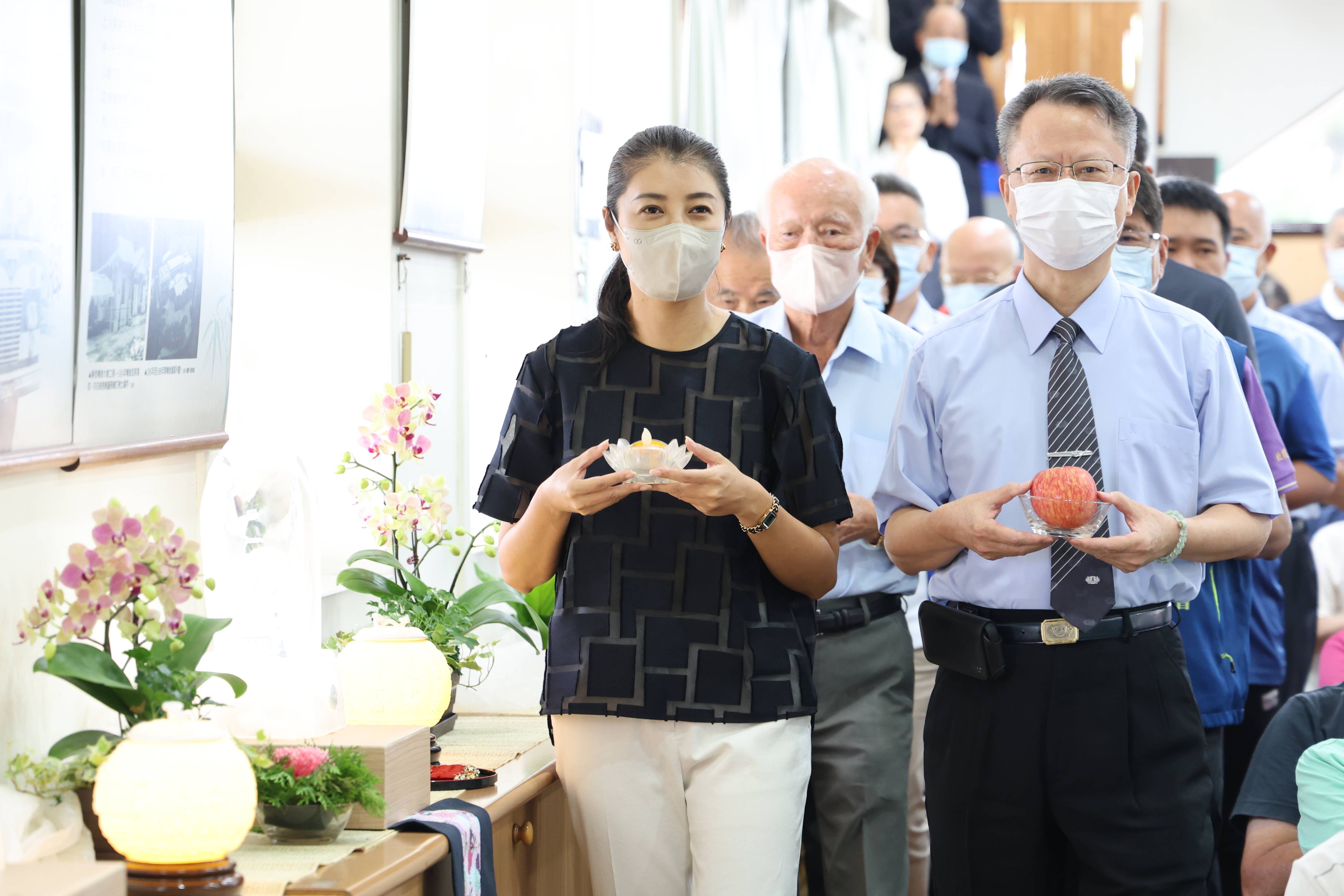 相關圖片2-草屯慈濟吉祥祈福會   許縣長獻供推廣蔬食愛地球