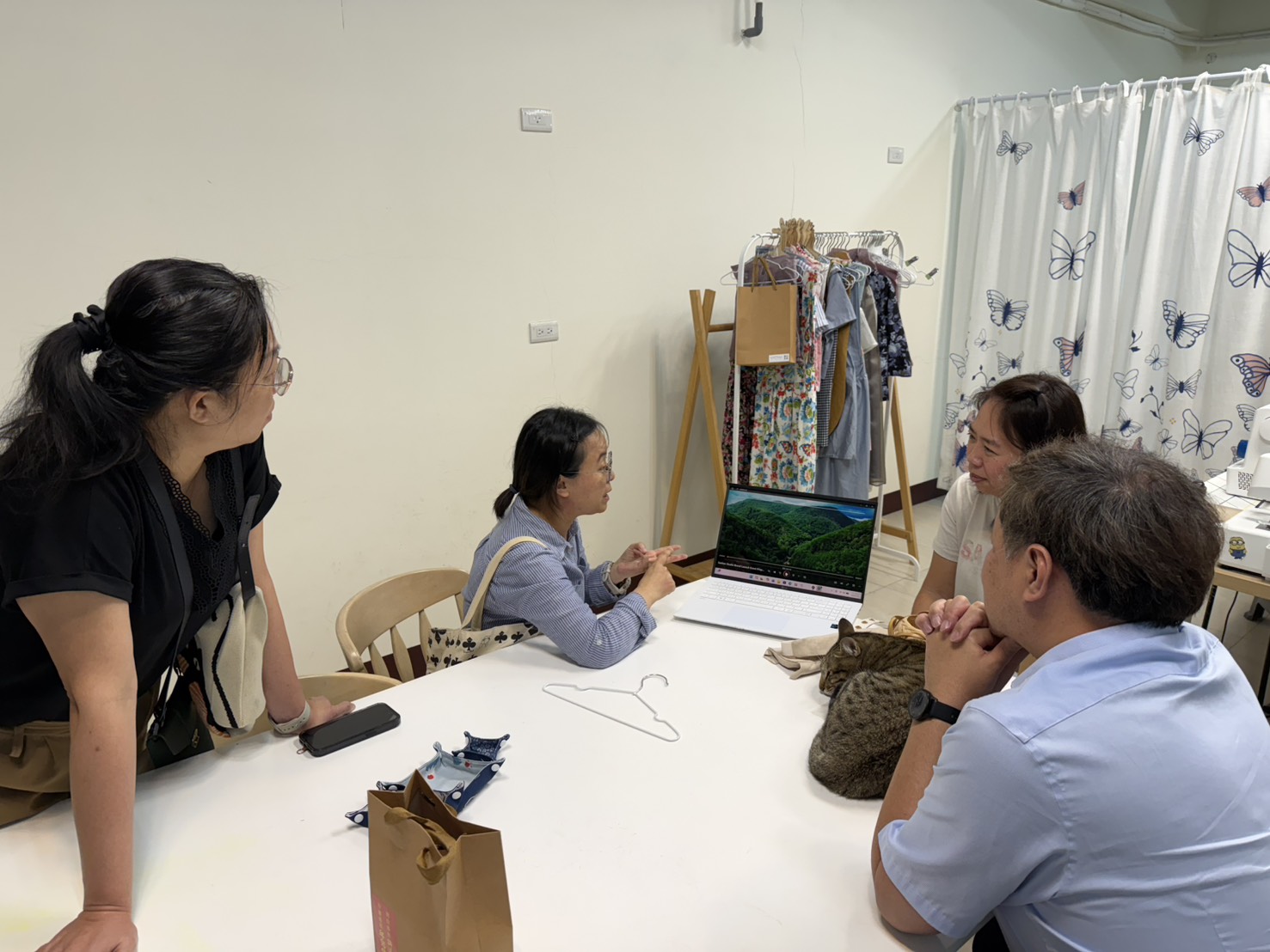 相關圖片2-1150410拜訪山間縫紉坊