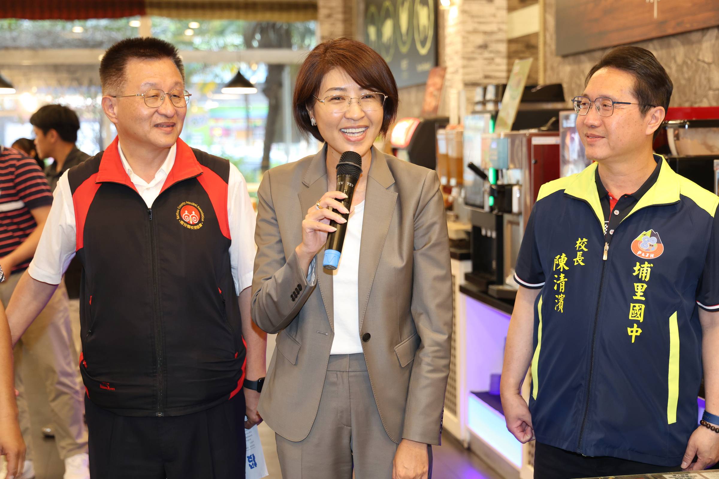 圖片-大成、埔里國中舞蹈團全國賽勇奪特優 許縣長兌現「牛排之約」