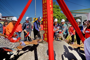 連至 立人路最後一段的拓寬改善，當地居民期待已久 完整照片