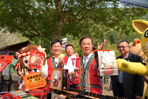 連至 南投春遊補助超夯 林明溱加碼千張好玩卡 完整照片
