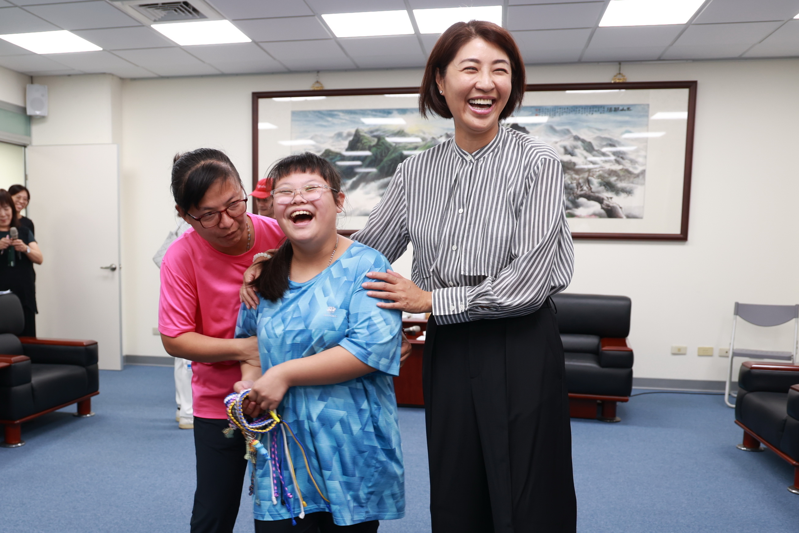 相關圖片3-南投兩學子榮獲總統教育獎  許淑華縣長力挺迎向希望
