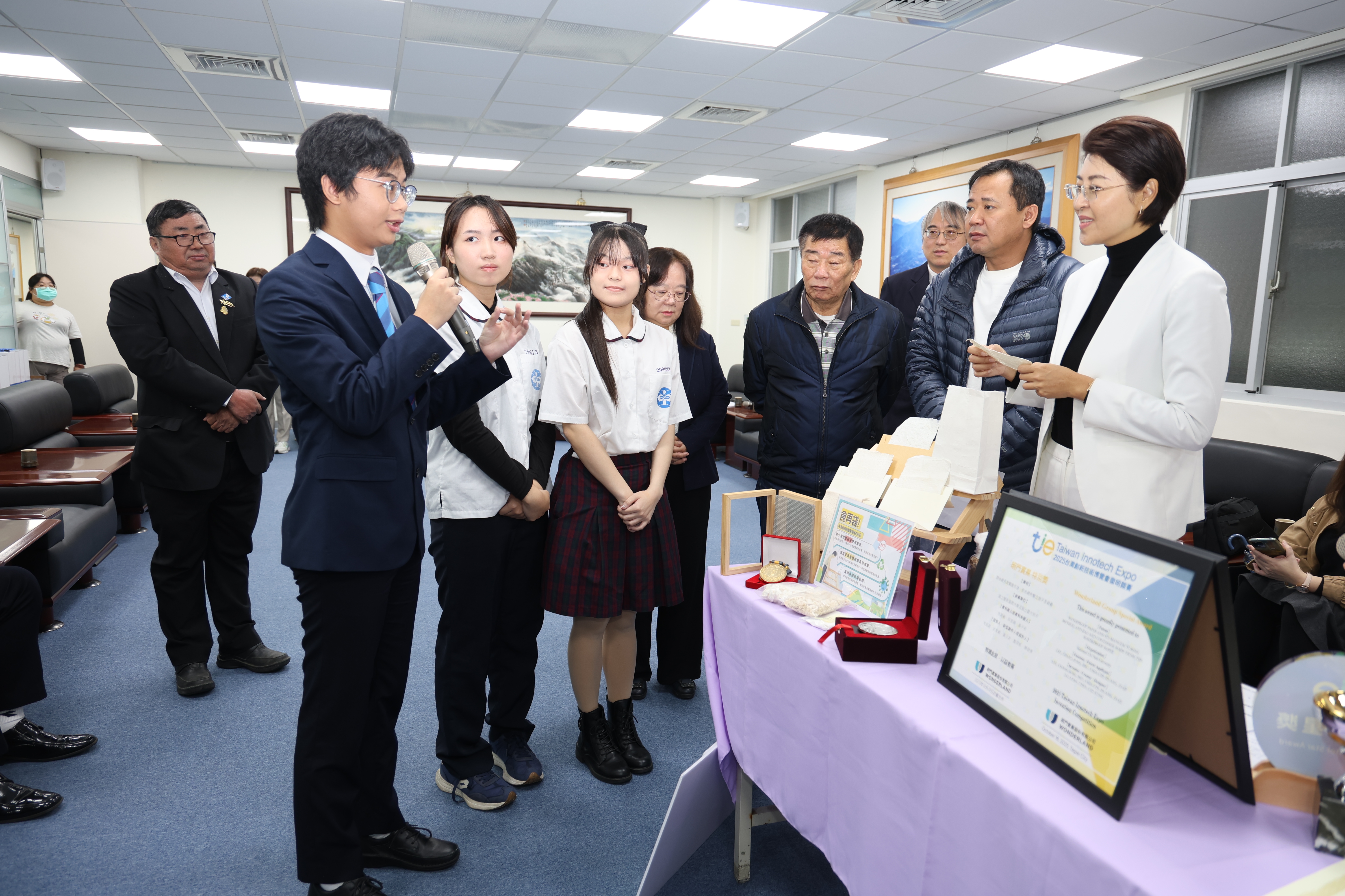 相關圖片3-南投囝仔「金」厲害！  暨大附中科研團隊橫掃美日星多項大獎 許淑華縣長接見勉勵