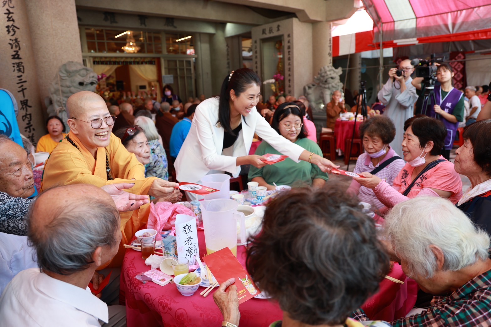 相關圖片3-東方淨苑募捐百萬助凱米受災戶重建家園 許縣長感謝善舉