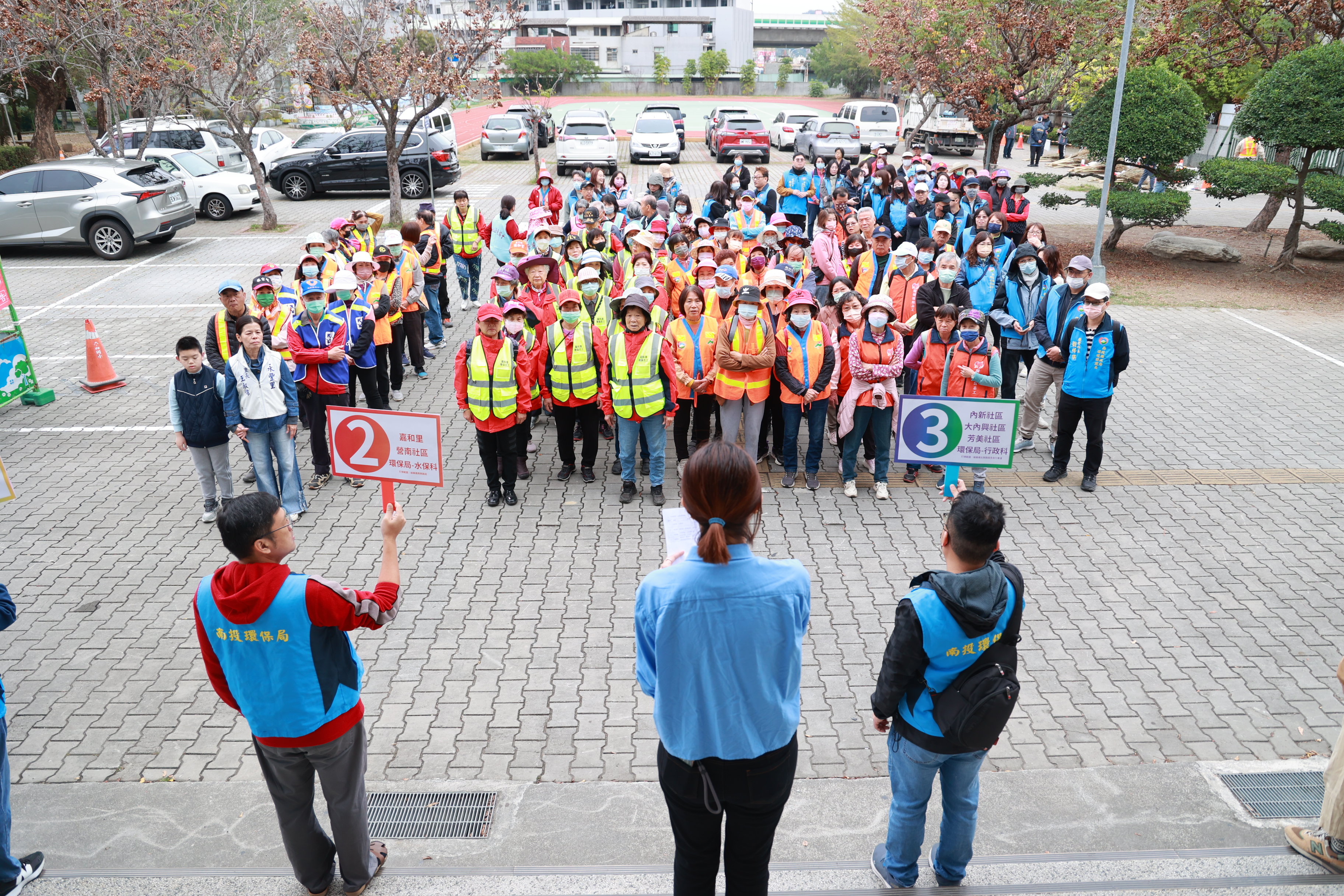 相關圖片4-馬力全開．潔淨南投   逾百人上街大掃除
