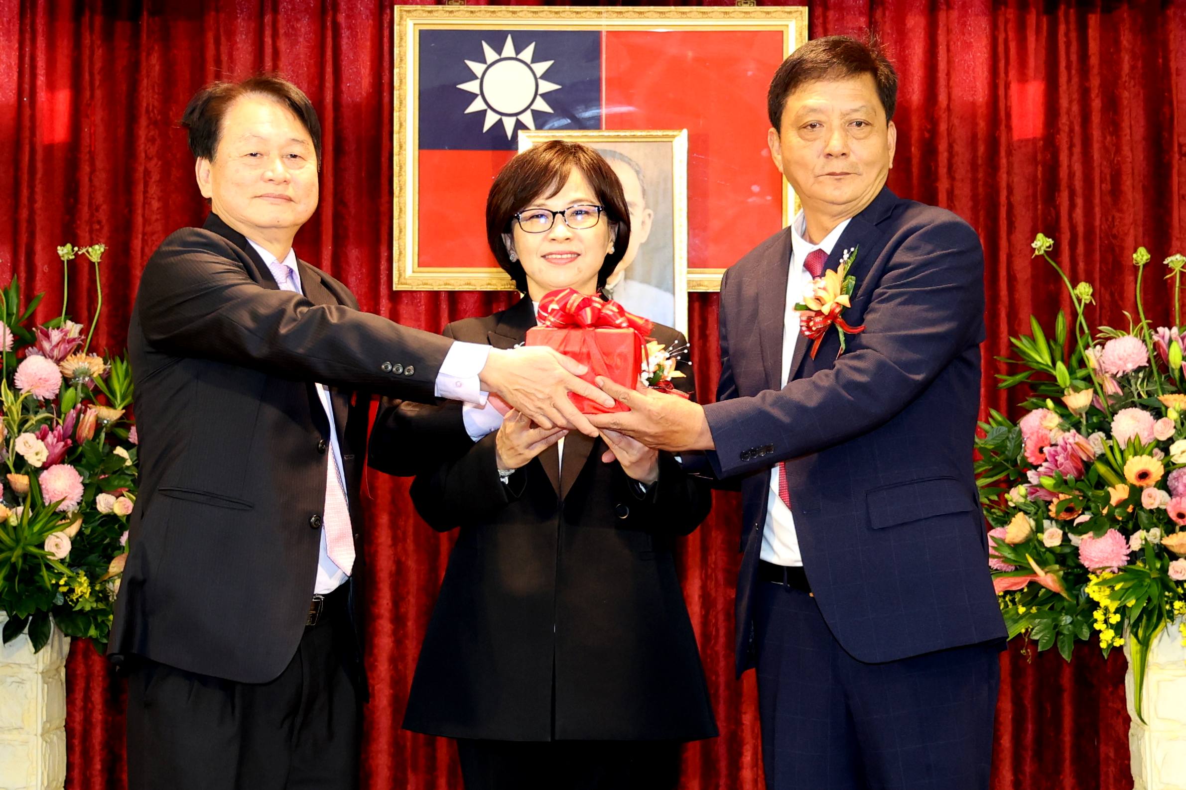 圖片-草屯鎮第19屆補選鎮長簡賜勝宣誓就職