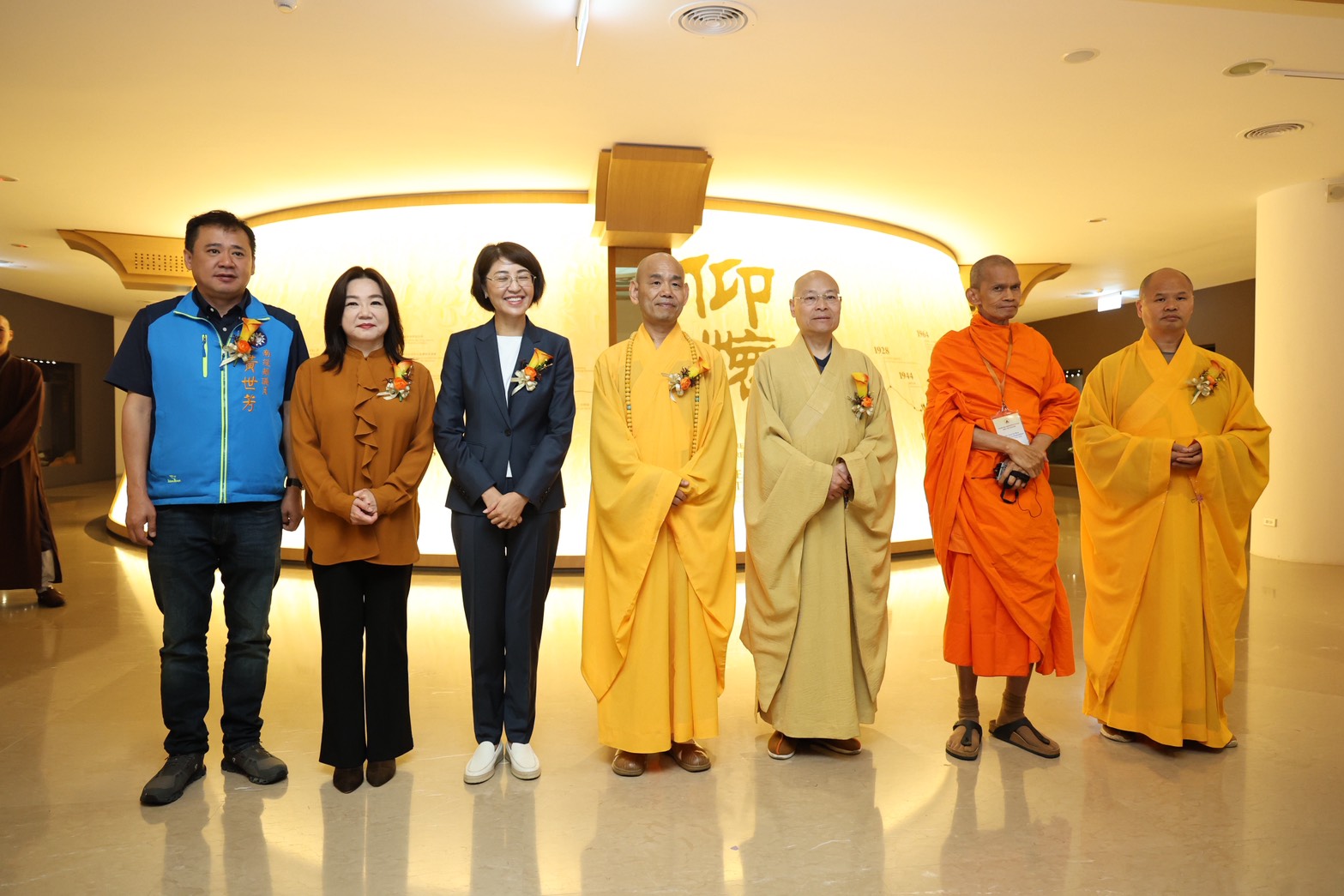 相關圖片1-中台禪寺「仰懷宗範—開山祖師圓寂十週年紀念特展」登場 許縣長出席剪綵揭幕