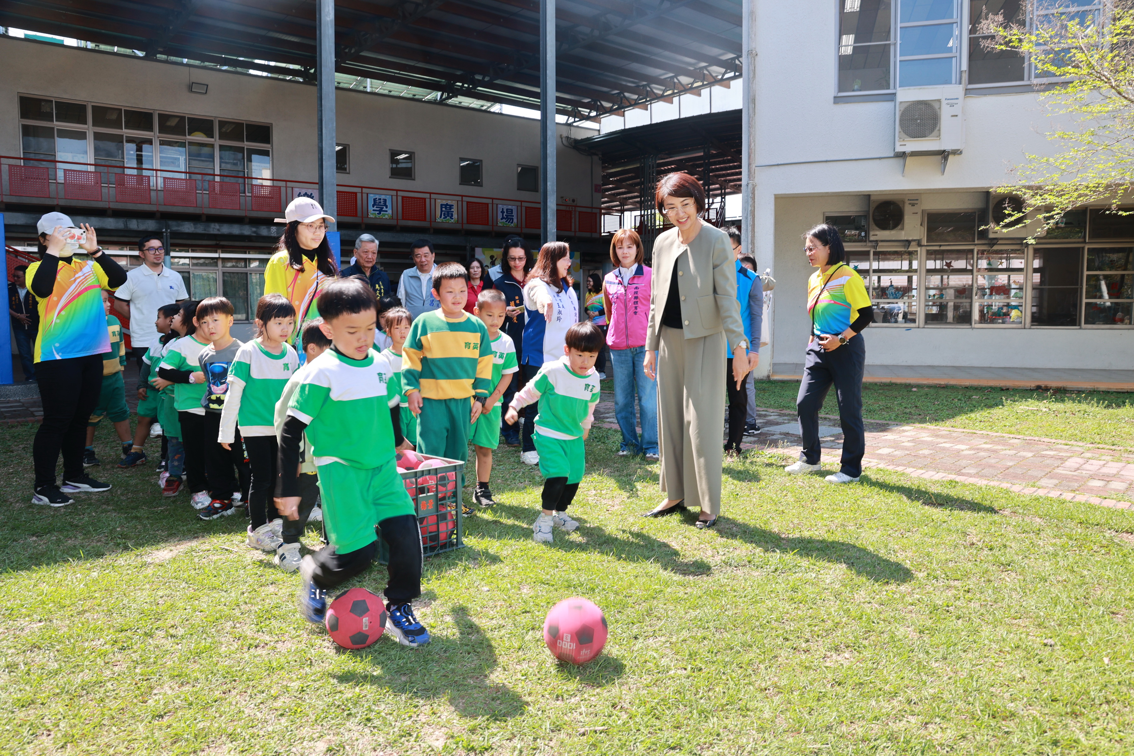 相關圖片2-減輕教師負擔 8月起國中小行政擴編      南投負債歸零  利多政策加碼！