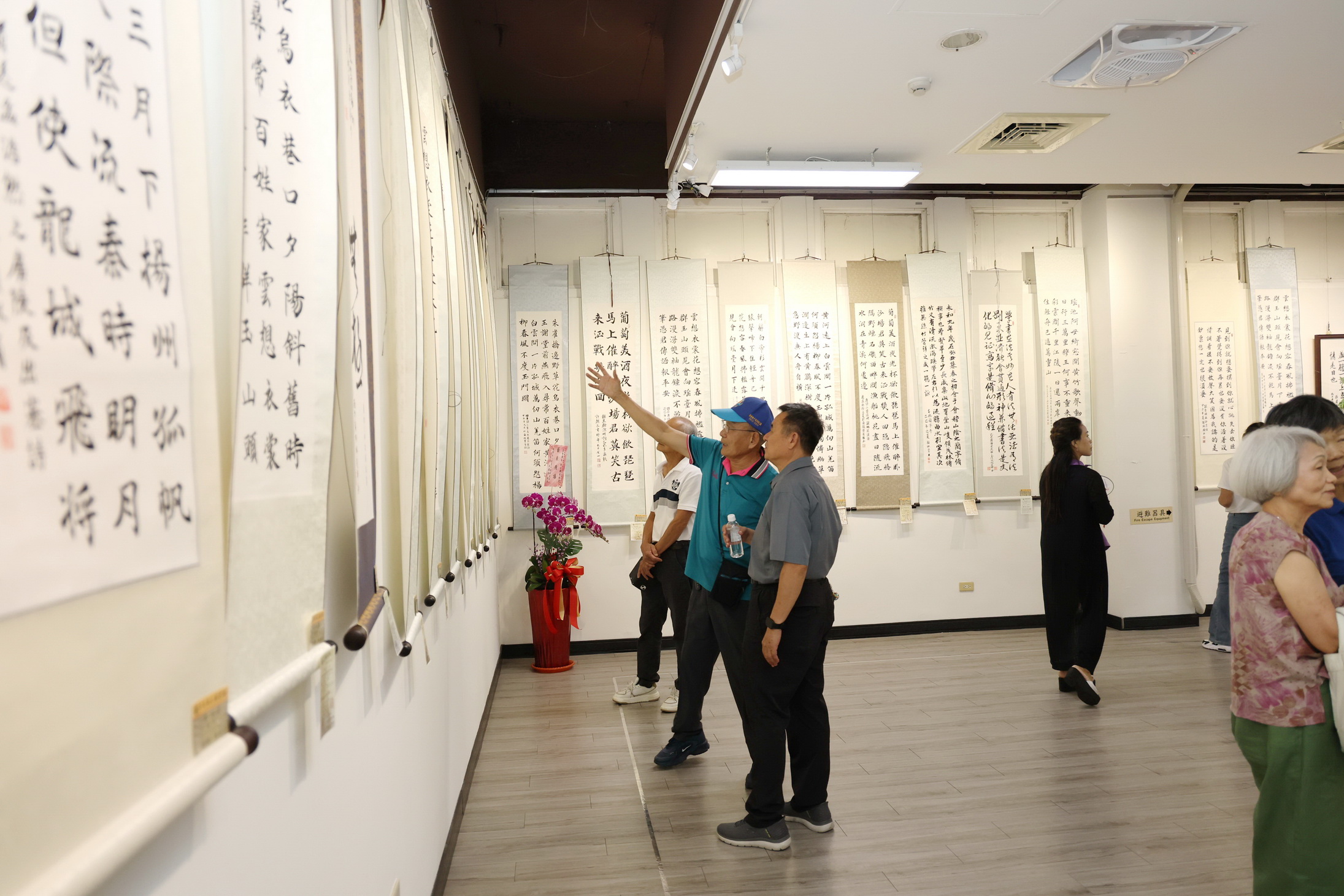 相關圖片7-「草屯鎮和平老人會書法水墨聯展」開幕 百餘件作品有看頭