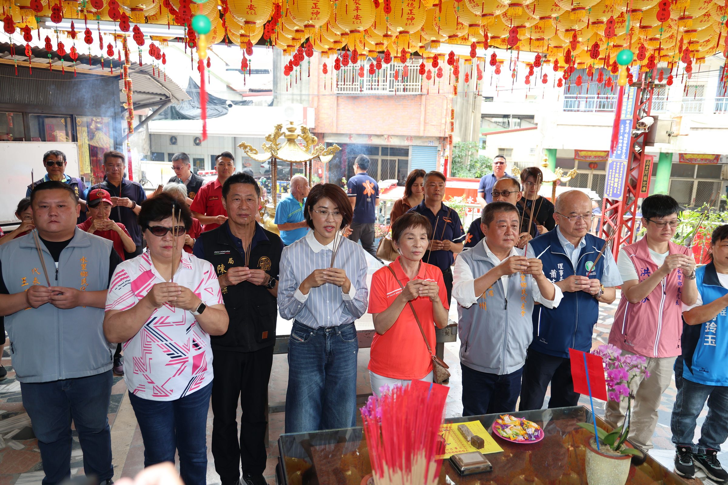 相關圖片7-土地公婆庇佑．福興宮慨捐500萬元消防水箱車  許縣長專程受贈感謝福興宮管委會造福鄉里