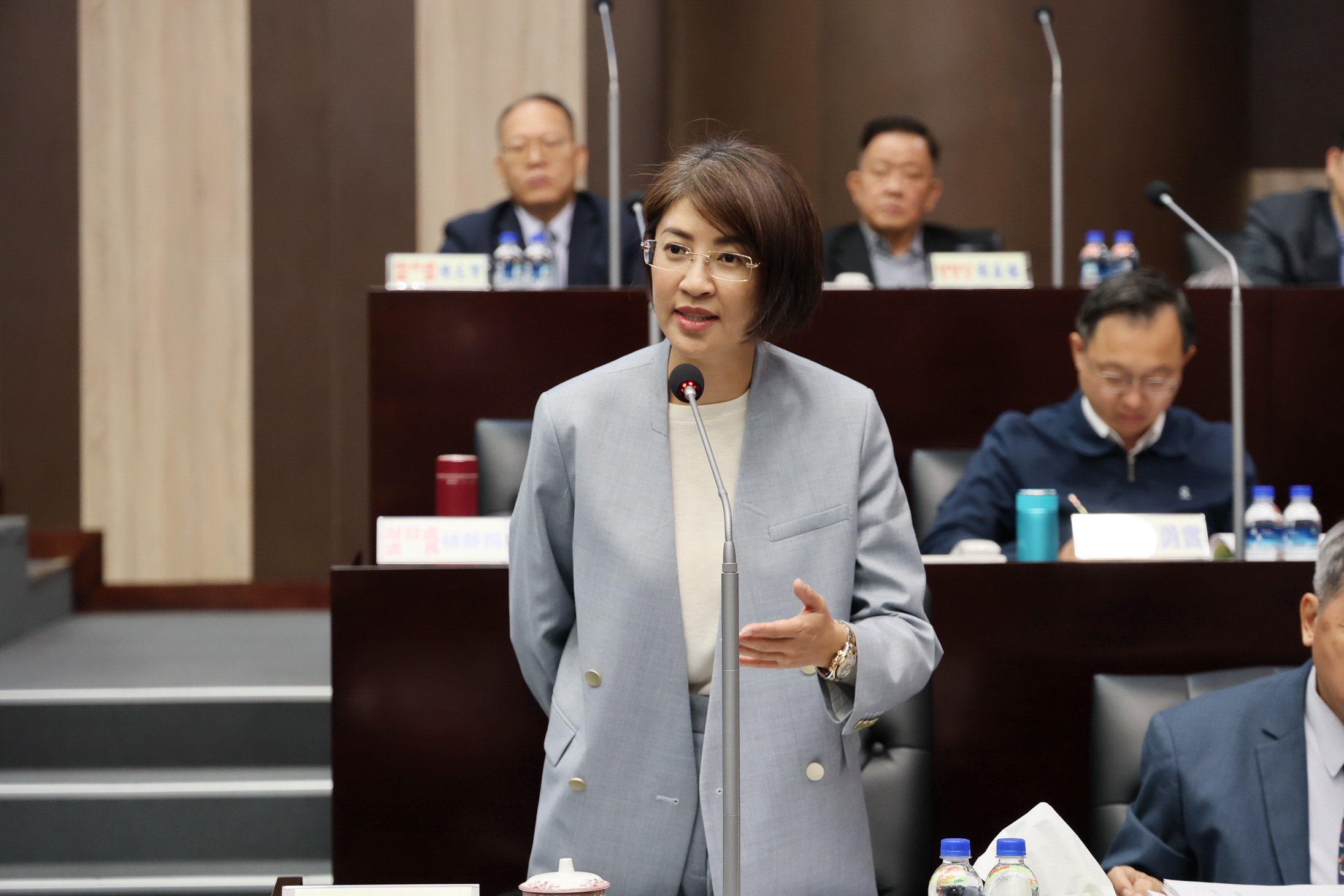 圖片-議員關心竹山舊警局危樓拆除 許縣長表示明年6月完成拆除