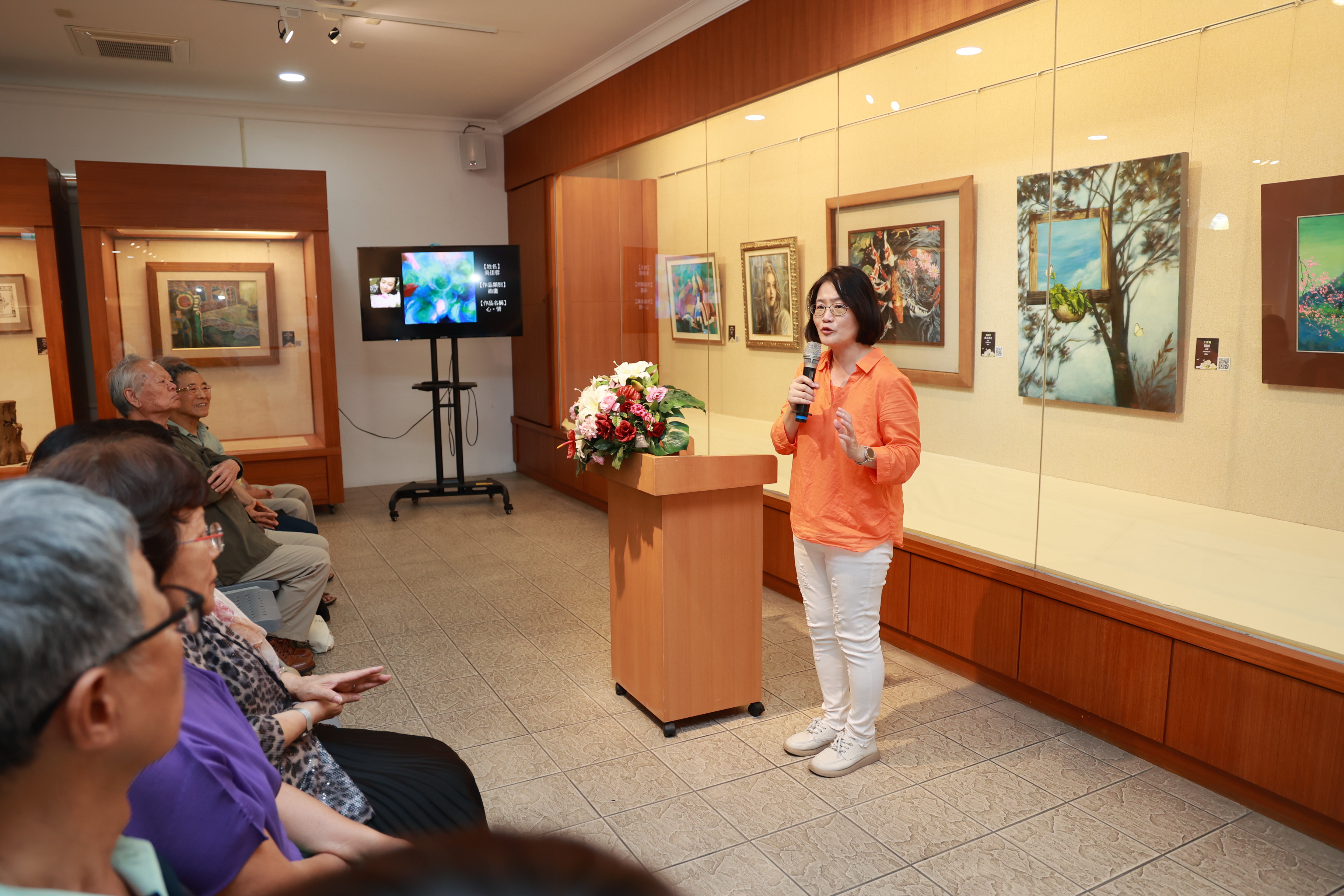 相關圖片1-南投縣「她畫．她話」女性藝術特展開幕　61位女藝術家呈現生命多元樣貌