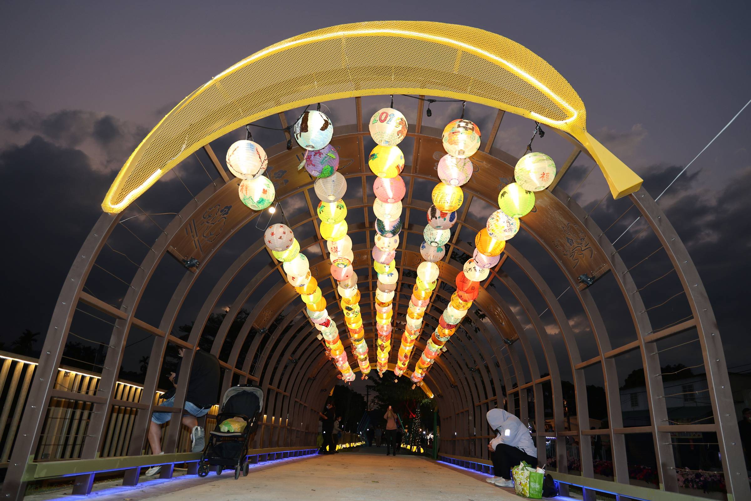 相關圖片7-集集燈會「花馬躍光影．石虎照集集」點燈熱鬧到3月3日